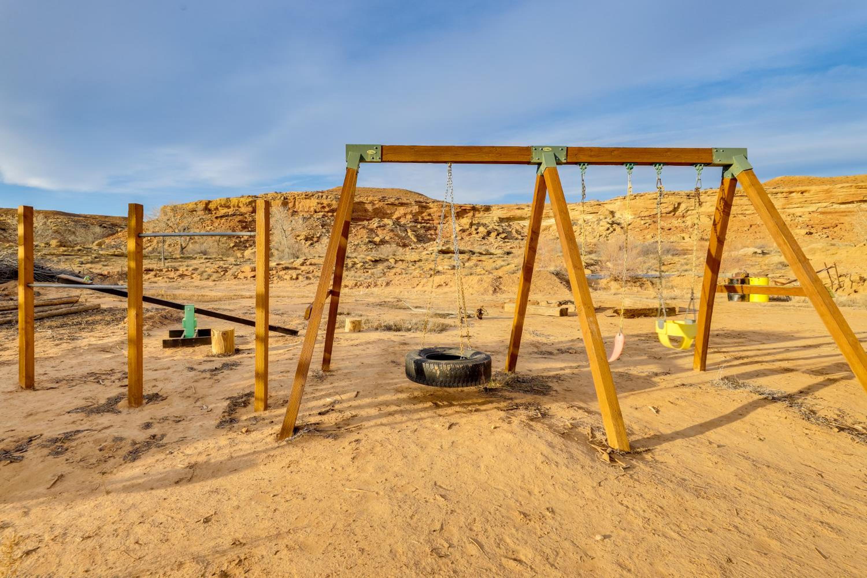 Rustic Cliff Ranch B - Uintah Basin Retreat!