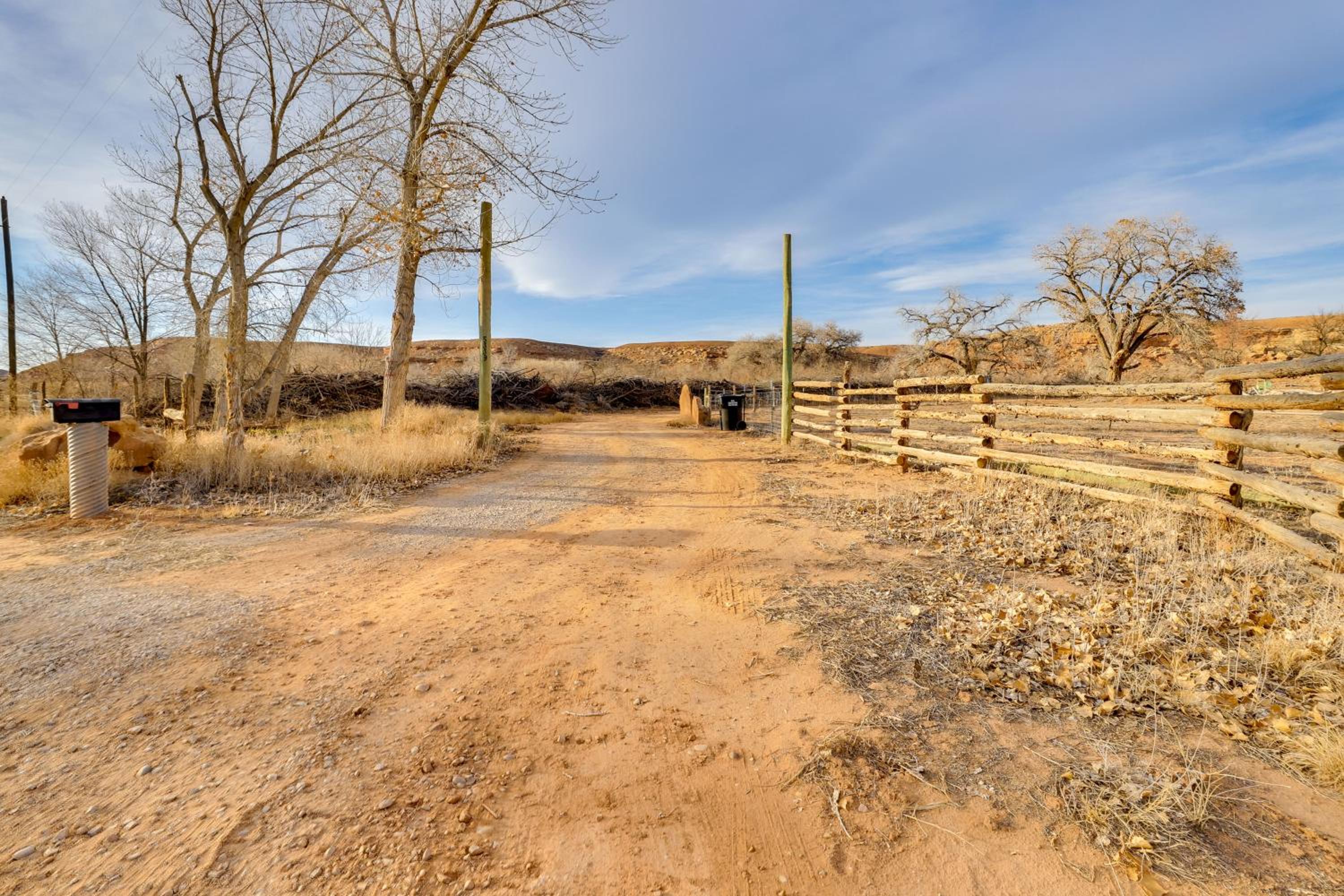 Rustic Cliff Ranch B - Uintah Basin Retreat!