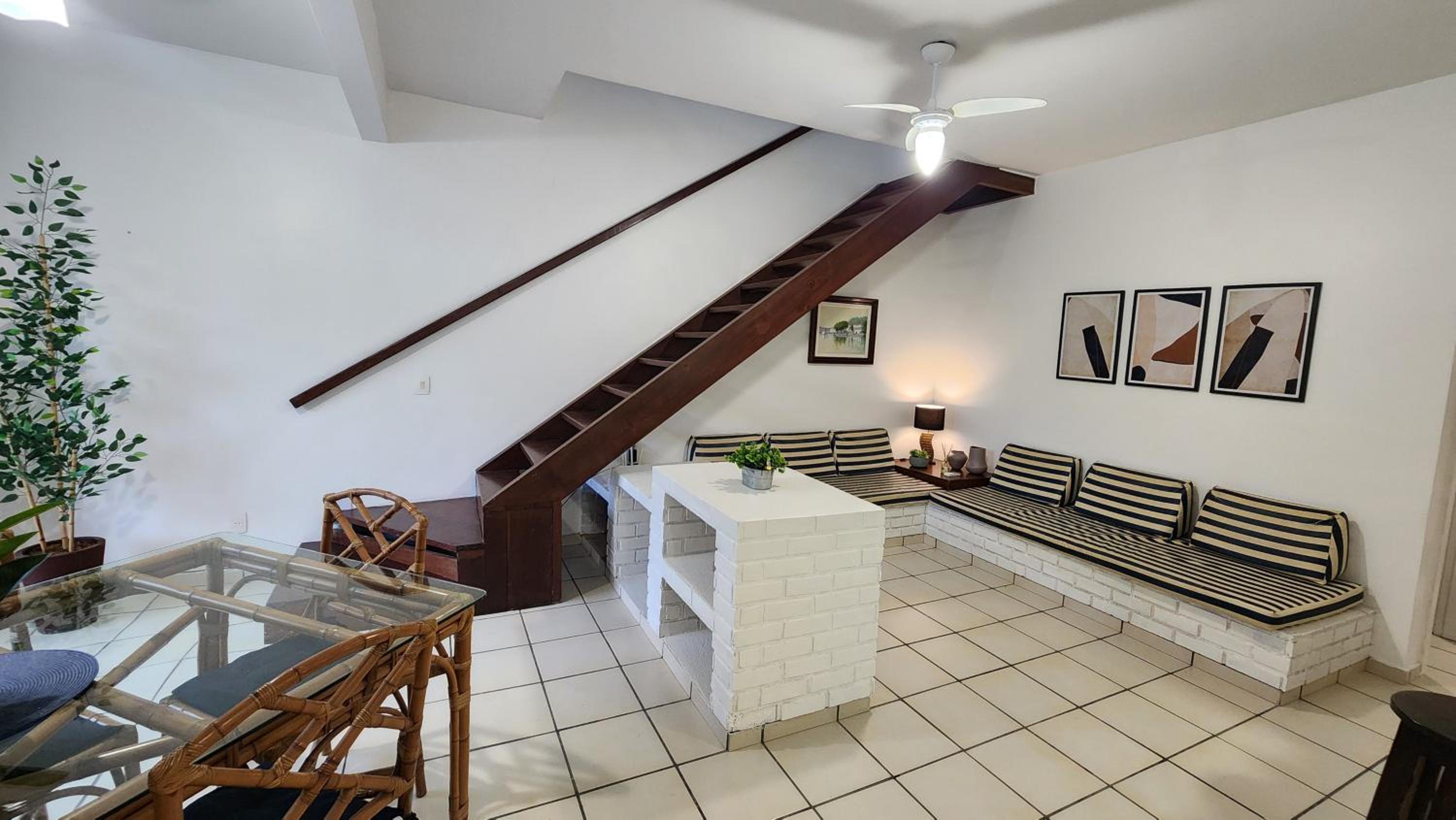 Duplex com Hidro em Condomínio Luxo com 3 Praias