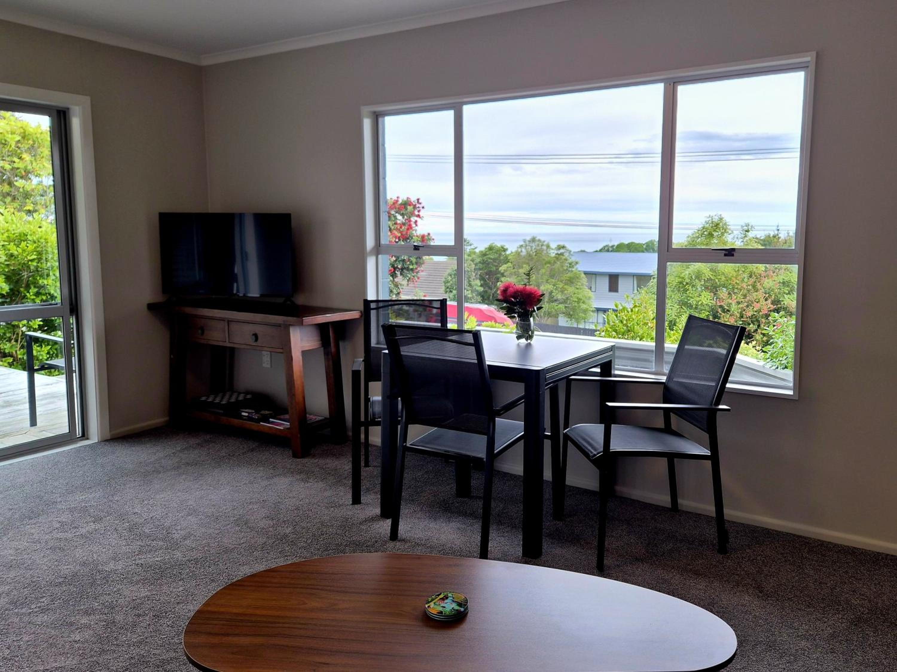 Centrally located Hilltop Apartment