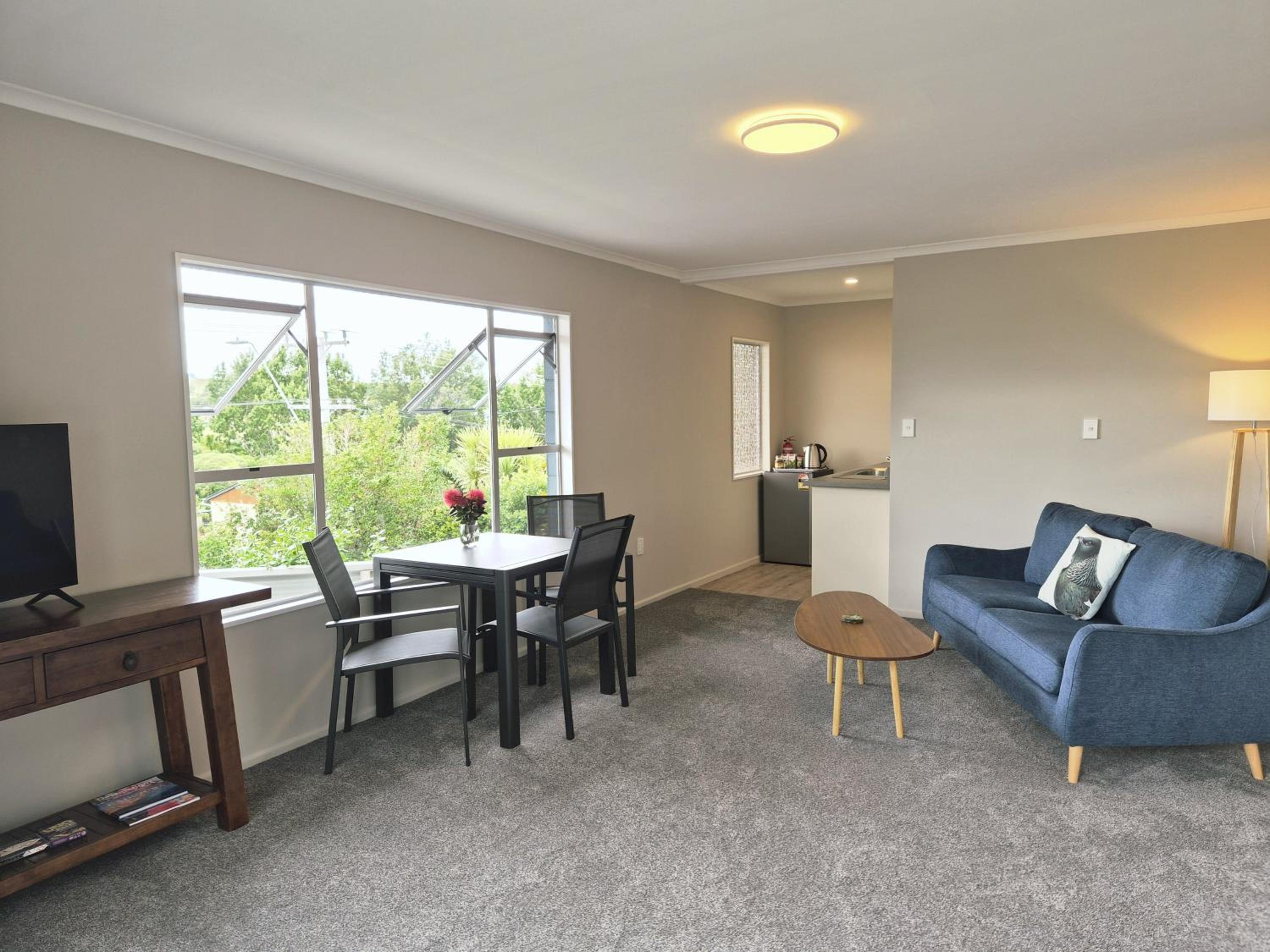 Centrally located Hilltop Apartment