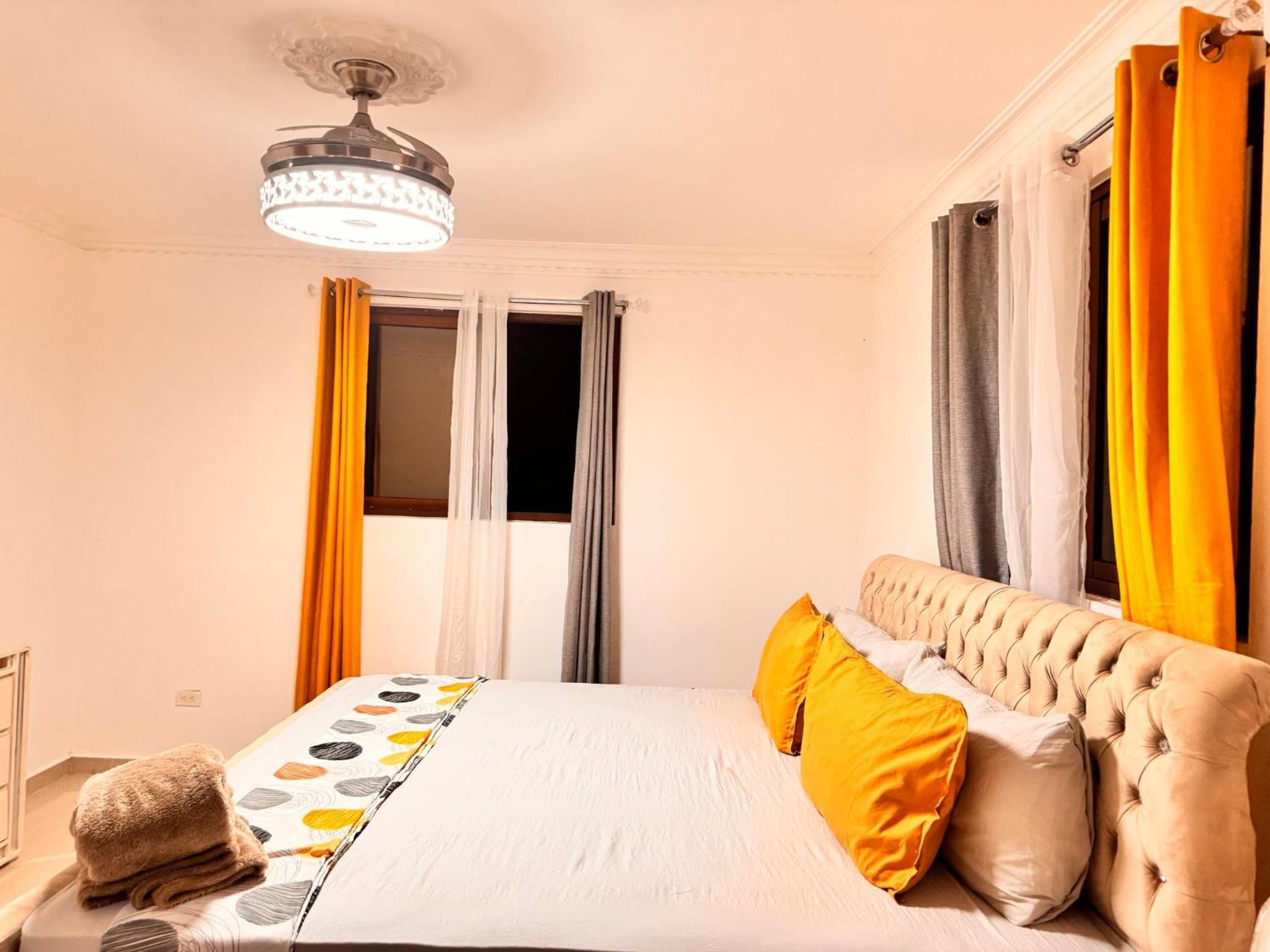 Santiago Amazing 4bedrooms Apt for group, spectacular WIFI, close to all fun