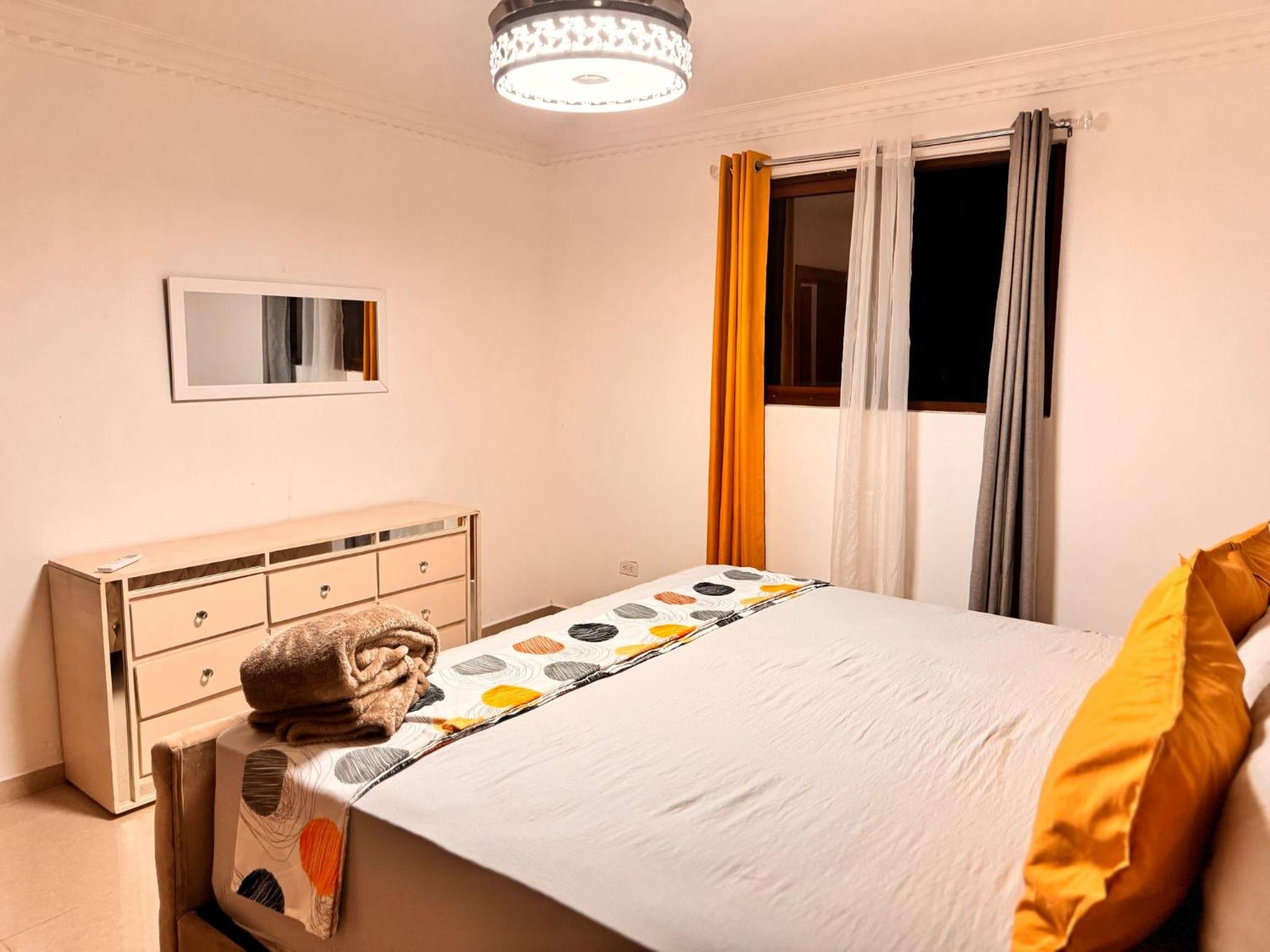 Santiago Amazing 4bedrooms Apt for group, spectacular WIFI, close to all fun