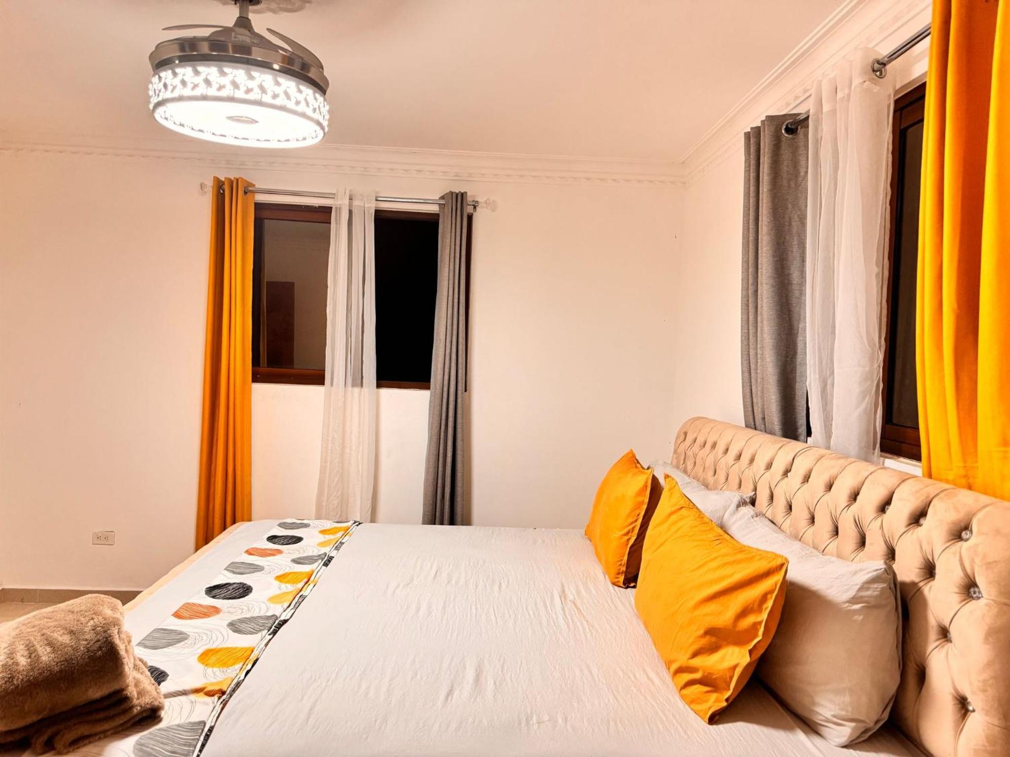 Santiago Amazing 4bedrooms Apt for group, spectacular WIFI, close to all fun