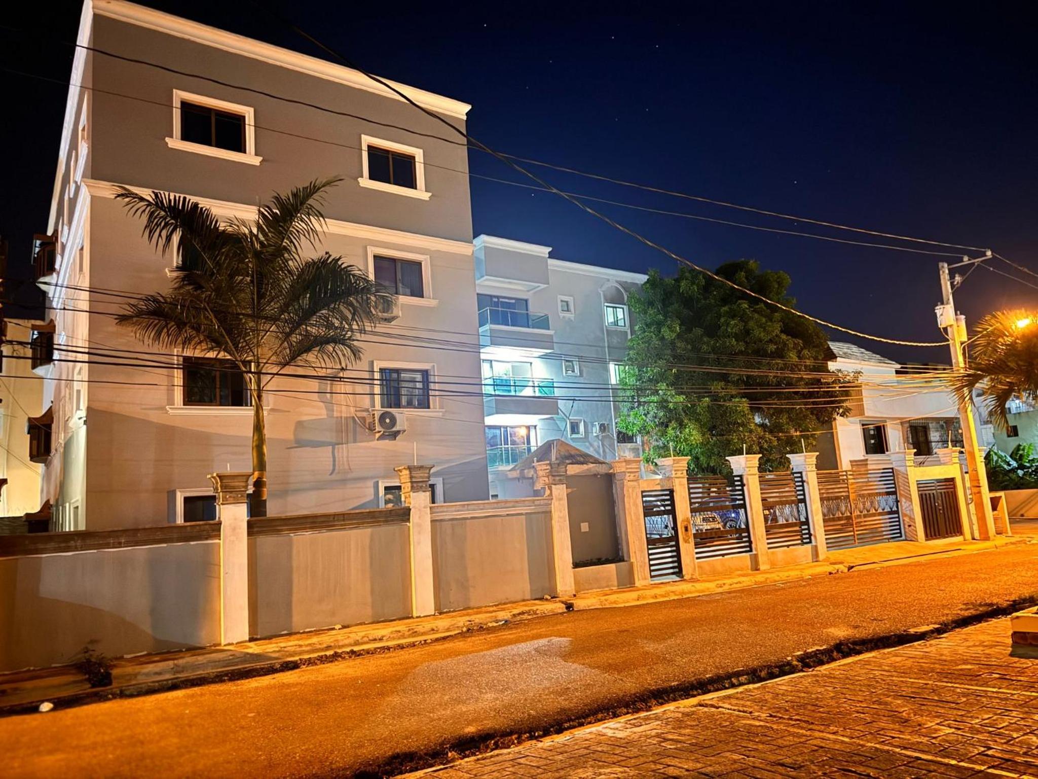 Santiago Amazing 4bedrooms Apt for group, spectacular WIFI, close to all fun