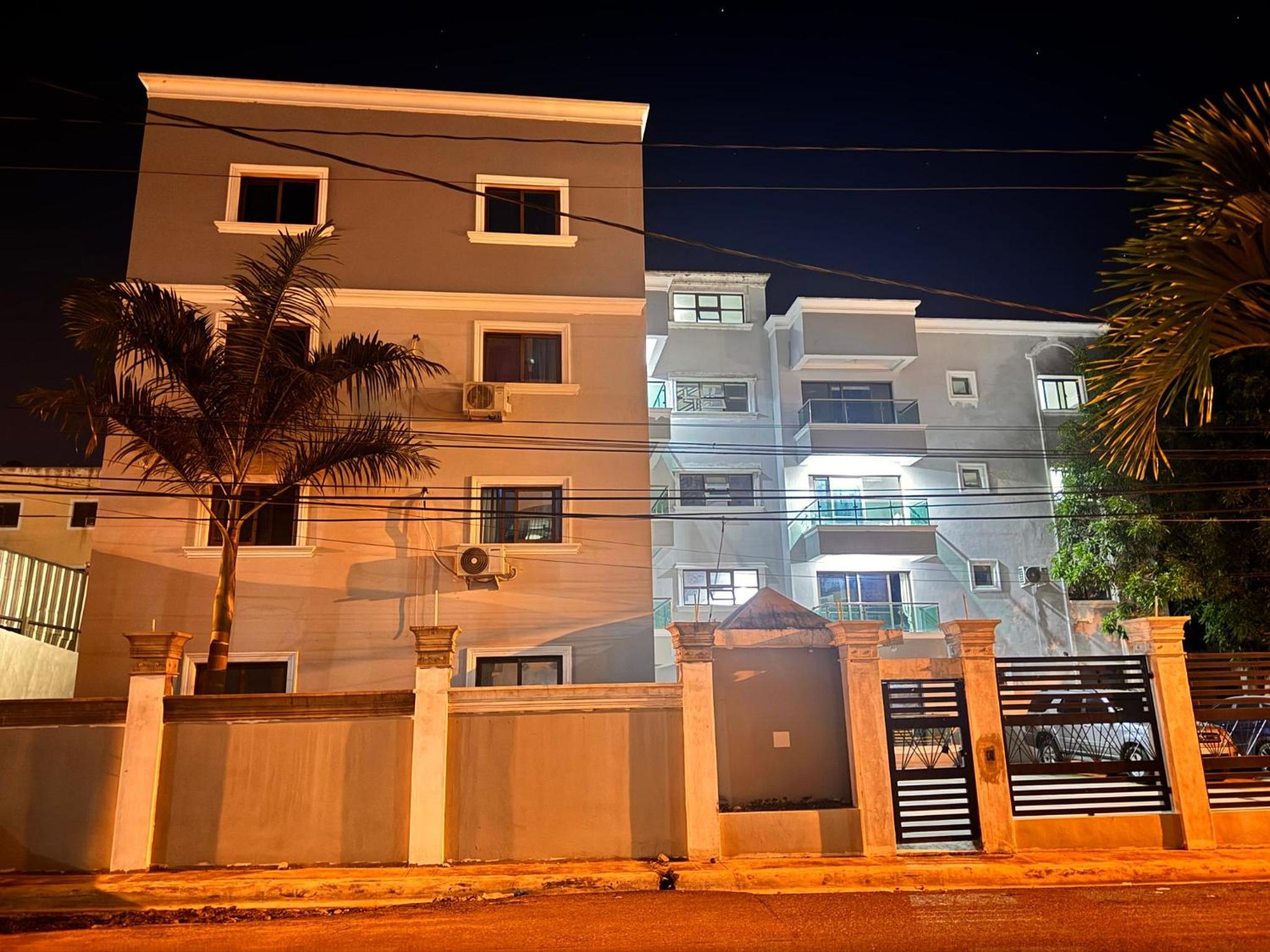 Santiago Amazing 4bedrooms Apt for group, spectacular WIFI, close to all fun
