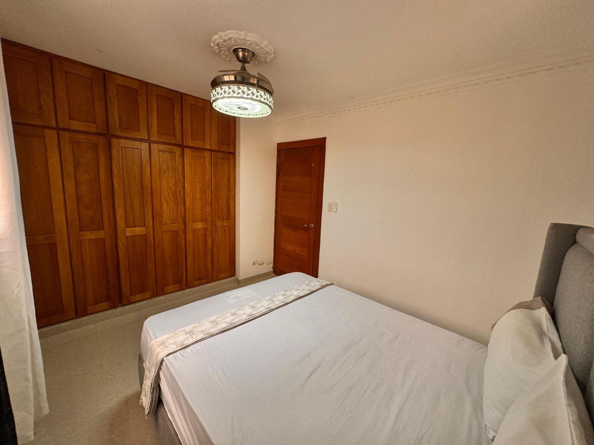 Santiago Amazing 4bedrooms Apt for group, spectacular WIFI, close to all fun
