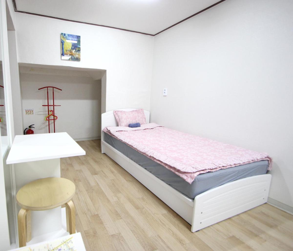 Jeong House