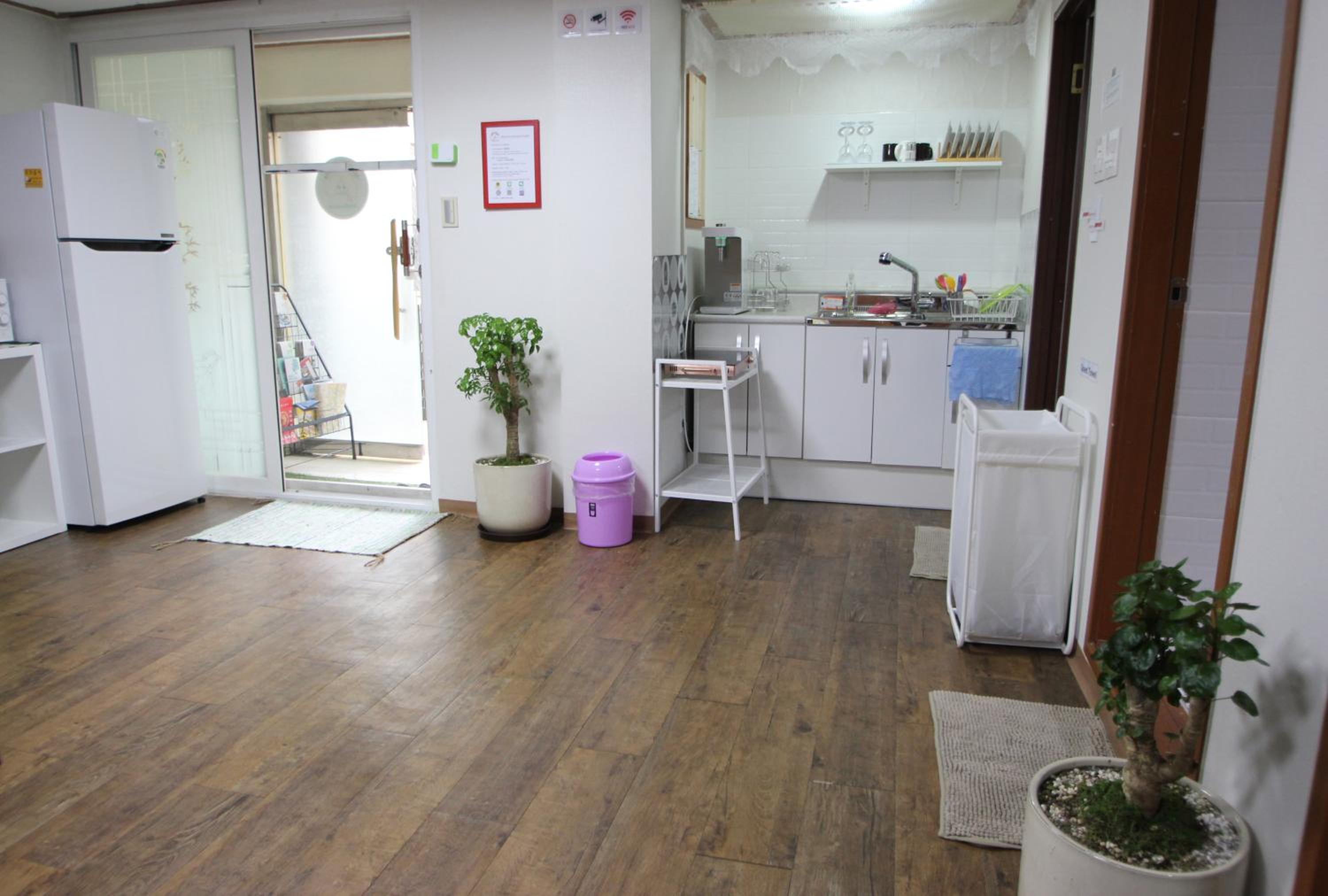 Jeong House
