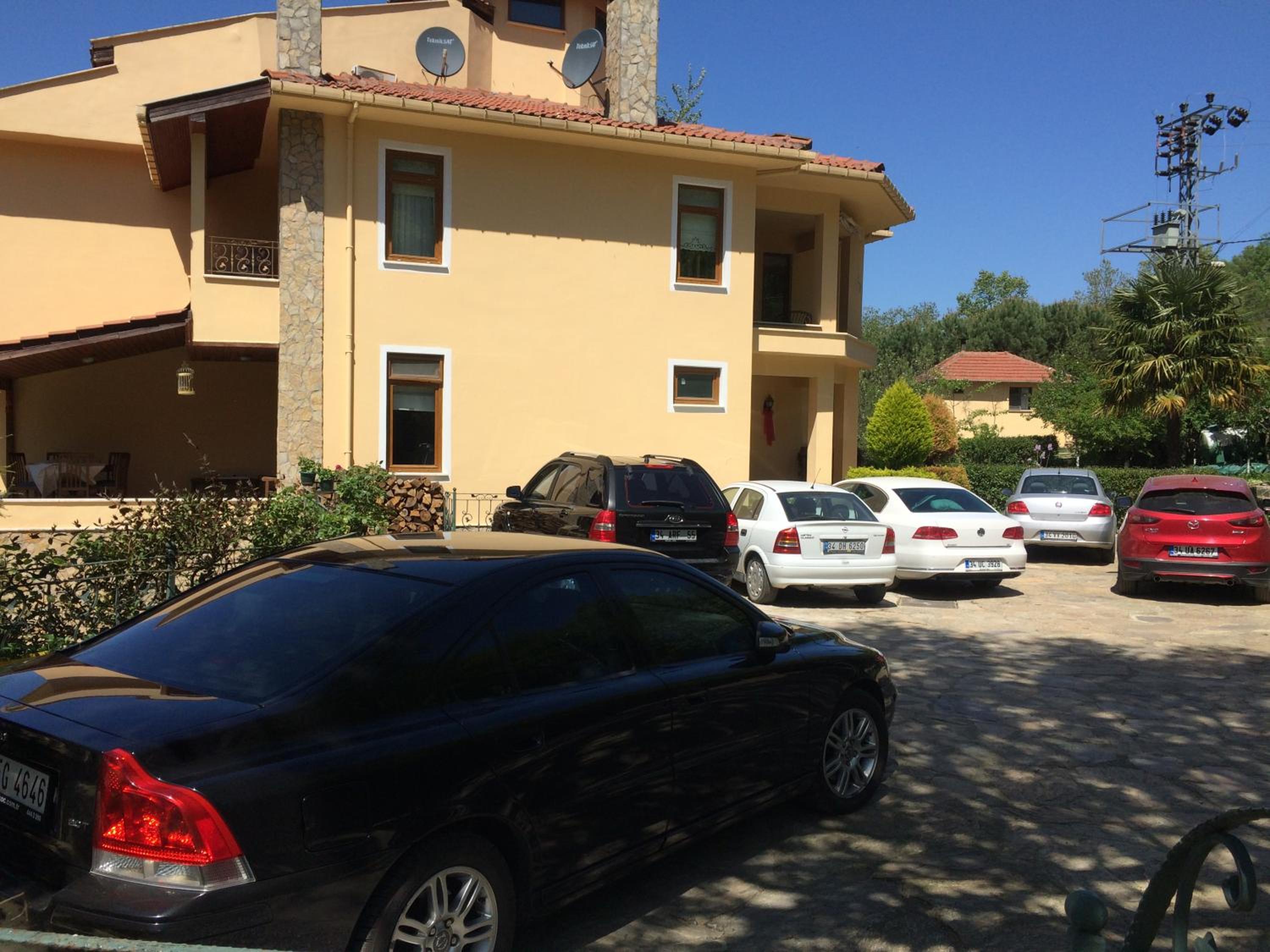 Sarikonaklar Garden Village