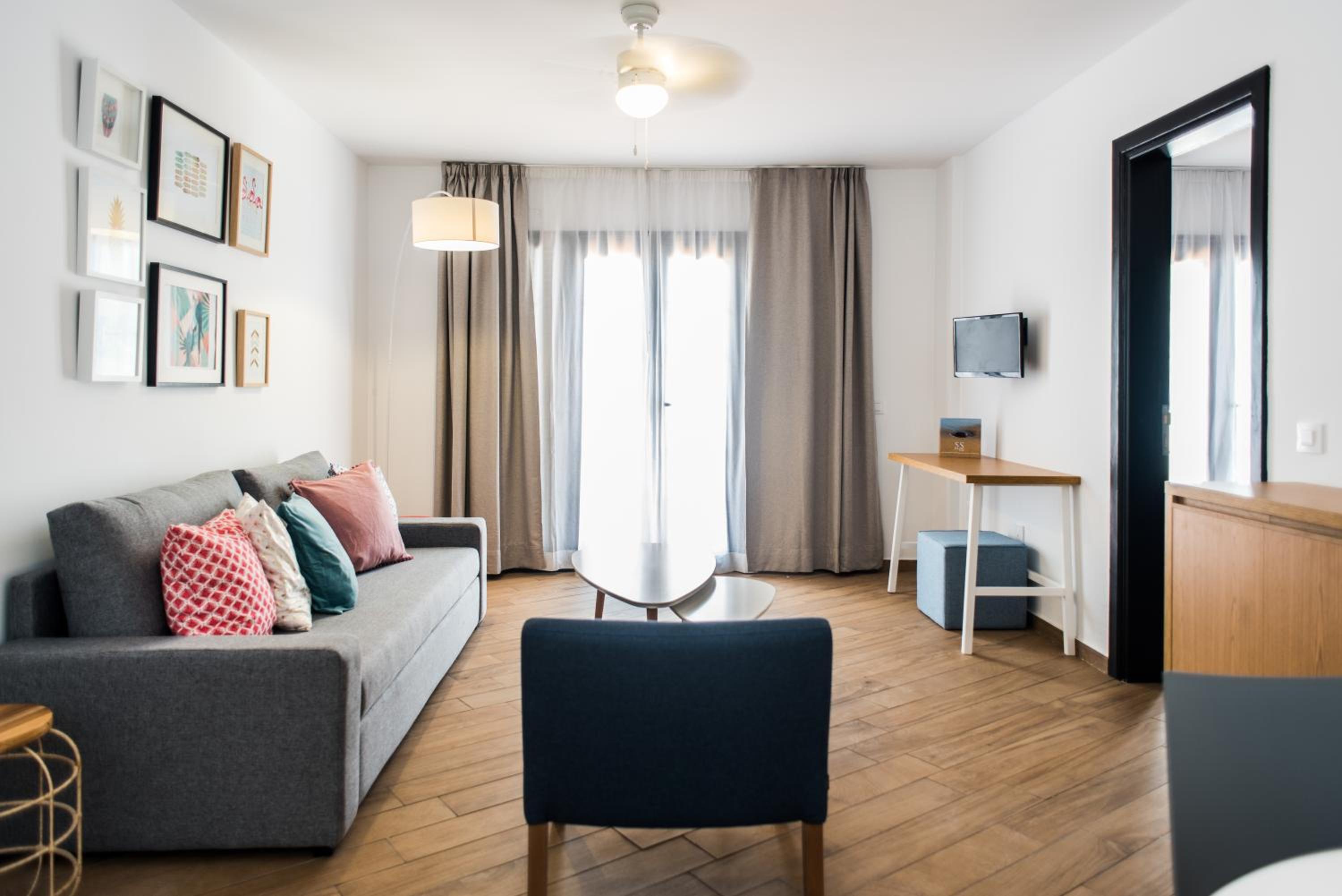 Los Cardones Boutique Village en Playa de las Americas — hotel room
