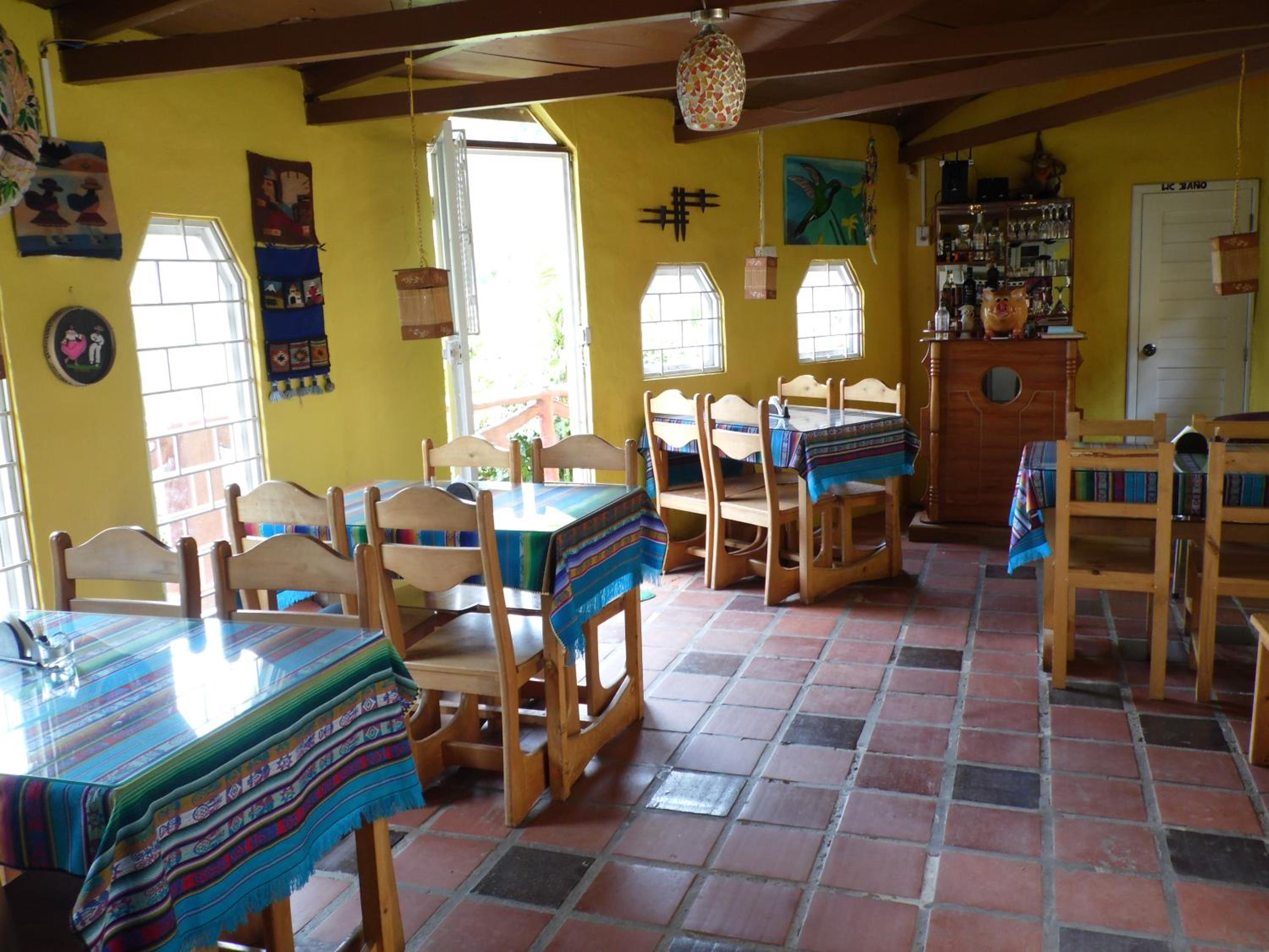 La Casa Amarilla