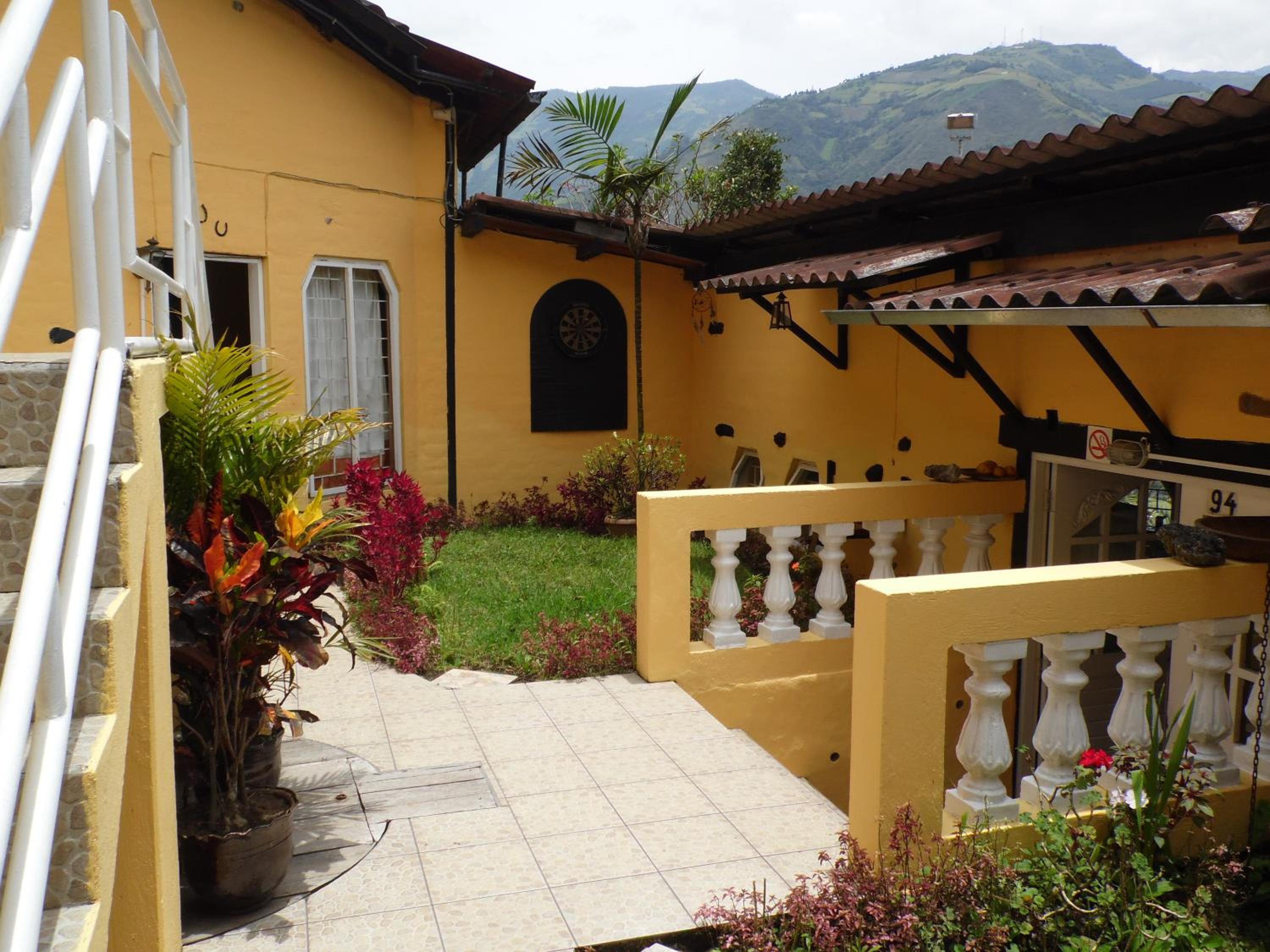 La Casa Amarilla