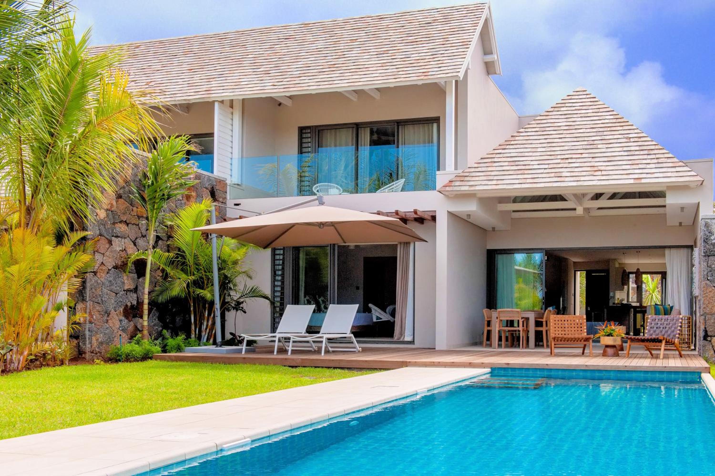 The Bay Club at Anahita