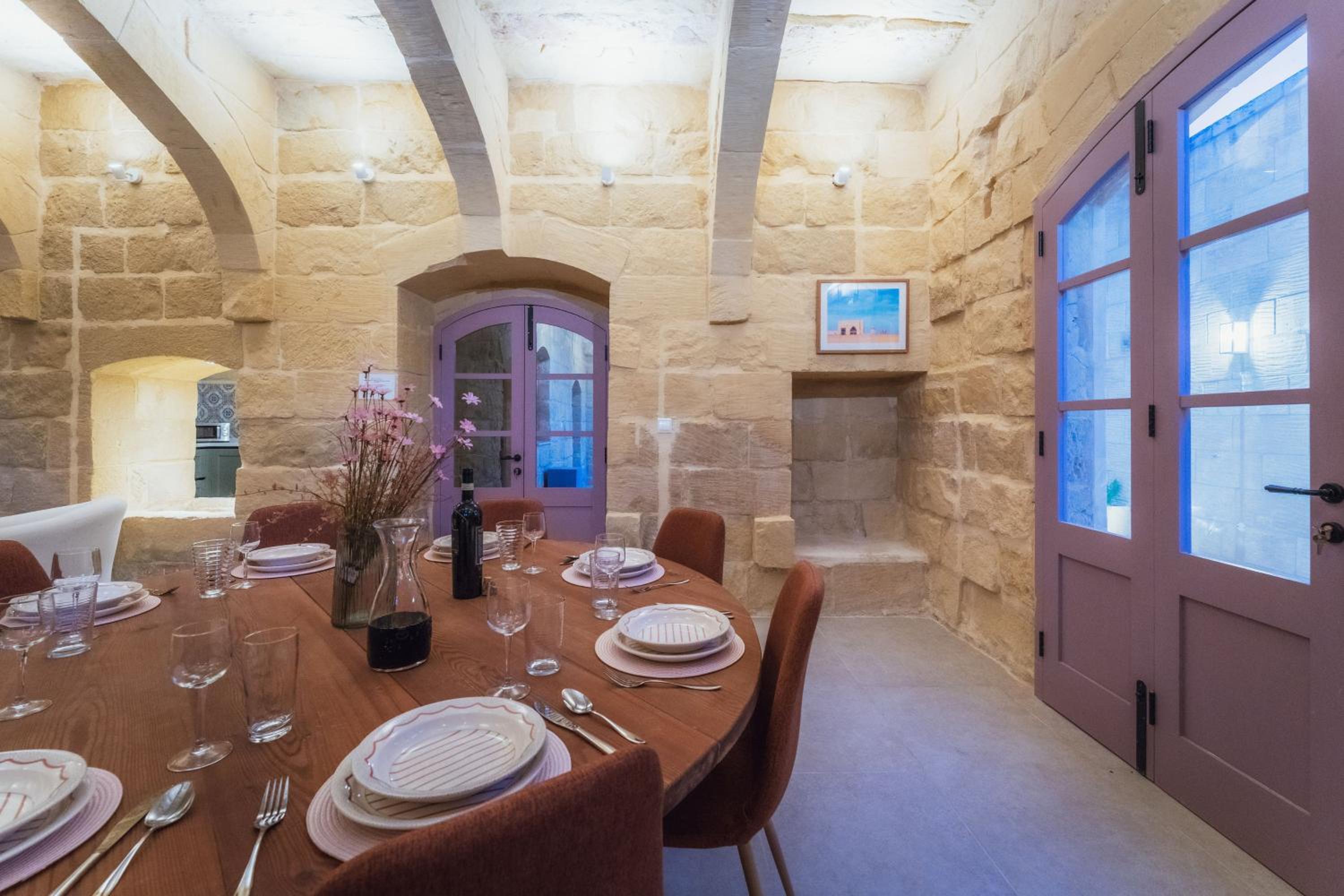 San Lawrenz Farmhouse Rustic Retreat with Pool photo 4