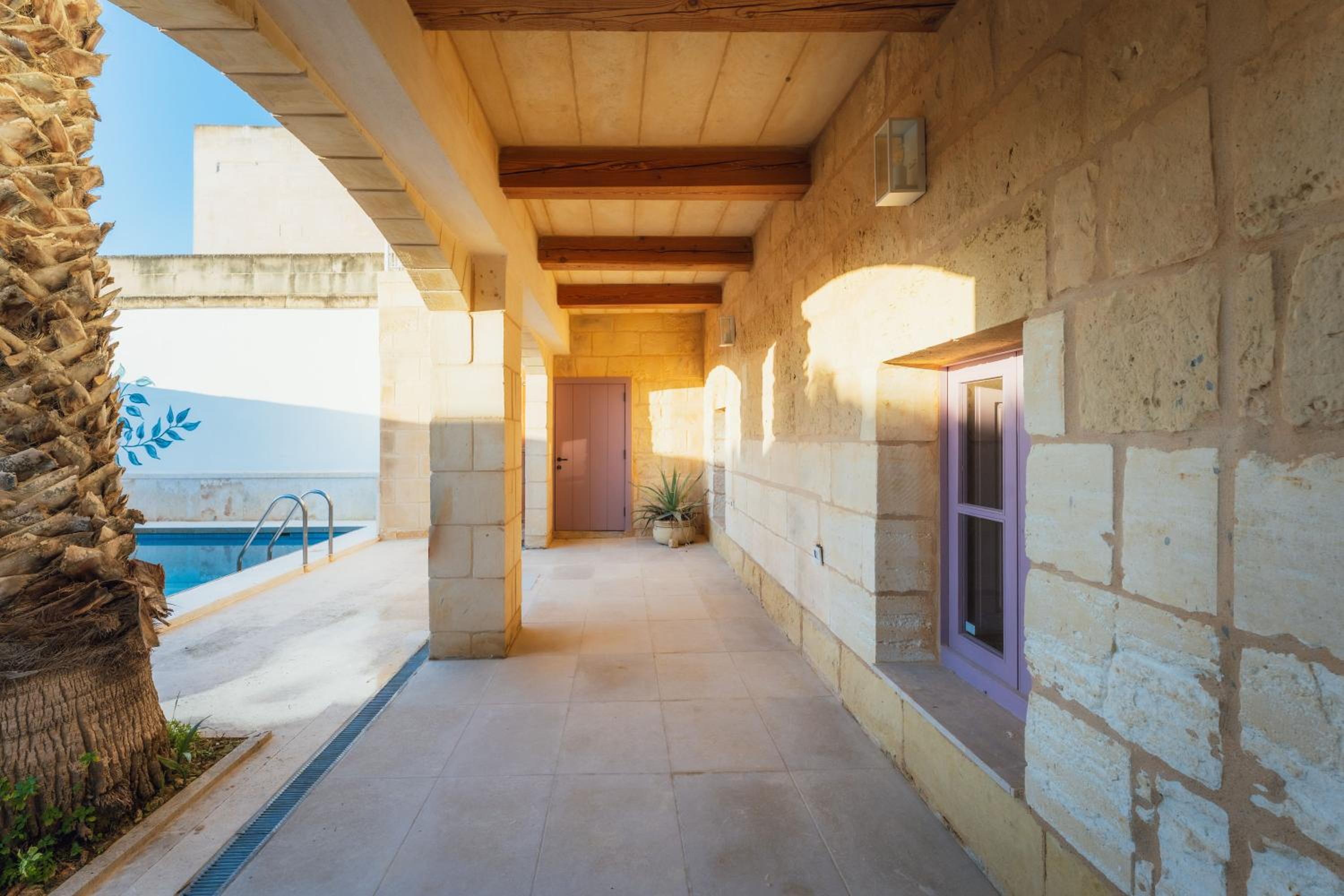 San Lawrenz Farmhouse Rustic Retreat with Pool