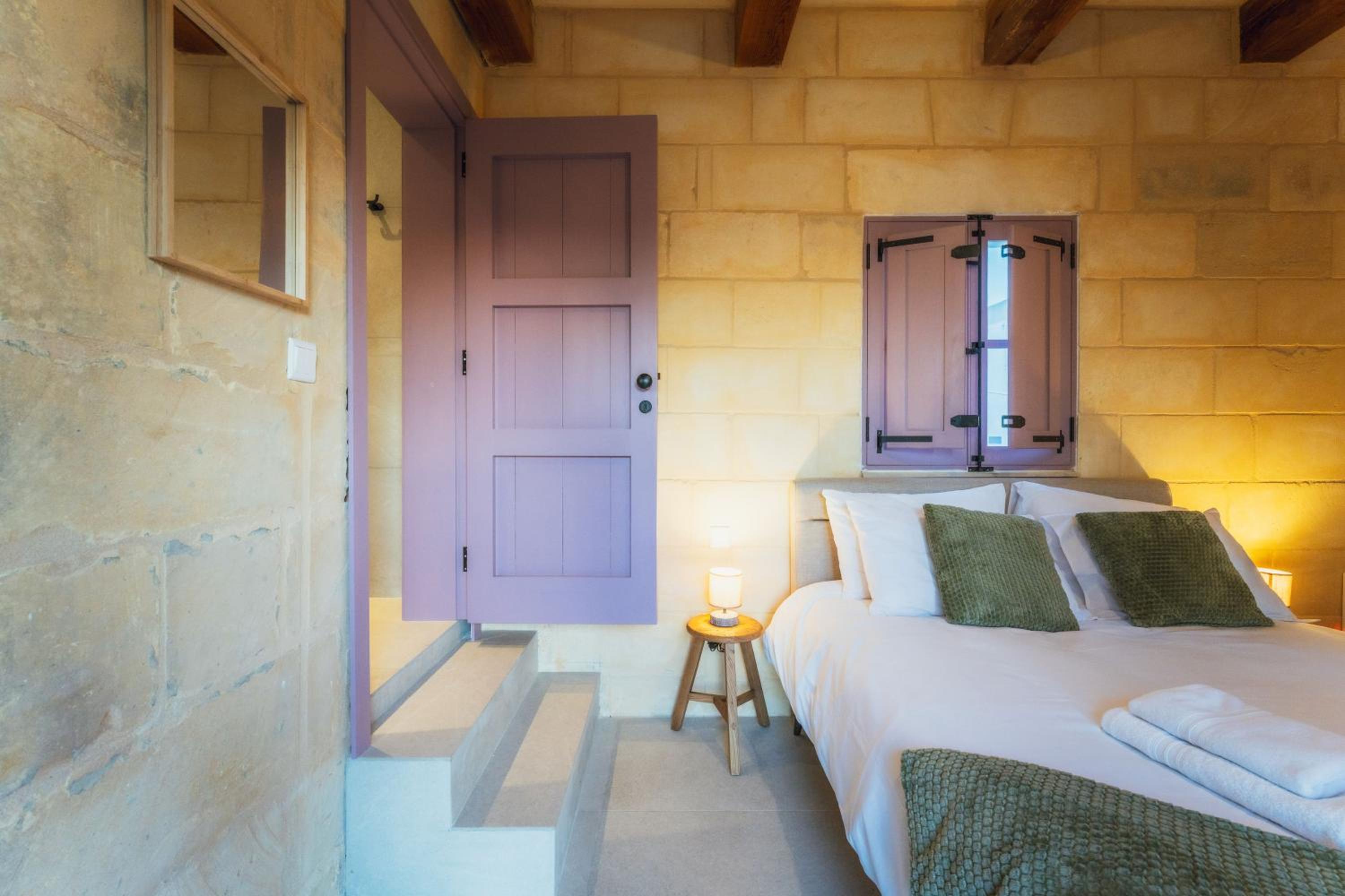 San Lawrenz Farmhouse Rustic Retreat with Pool