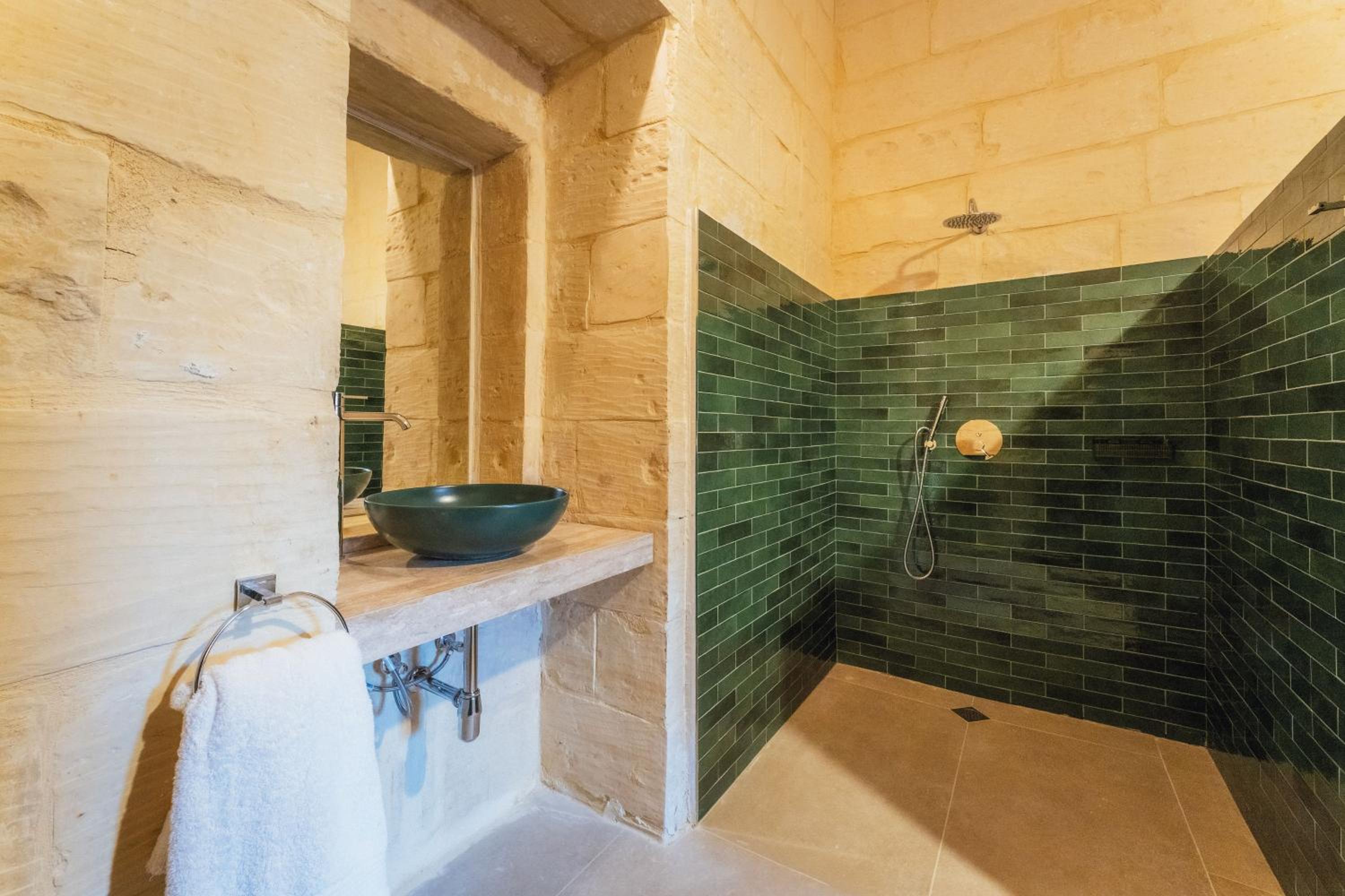 San Lawrenz Farmhouse Rustic Retreat with Pool