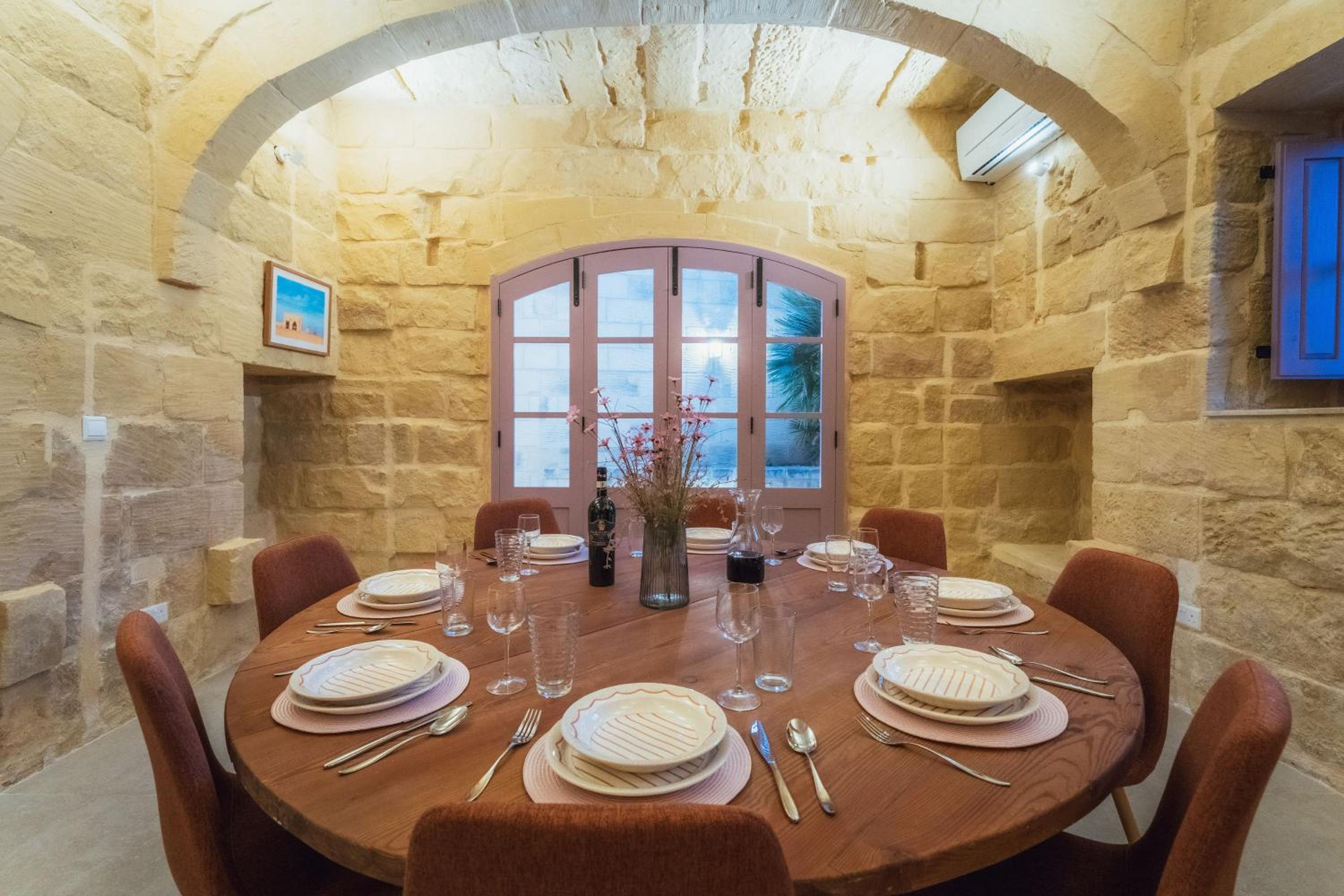 San Lawrenz Farmhouse Rustic Retreat with Pool photo 5