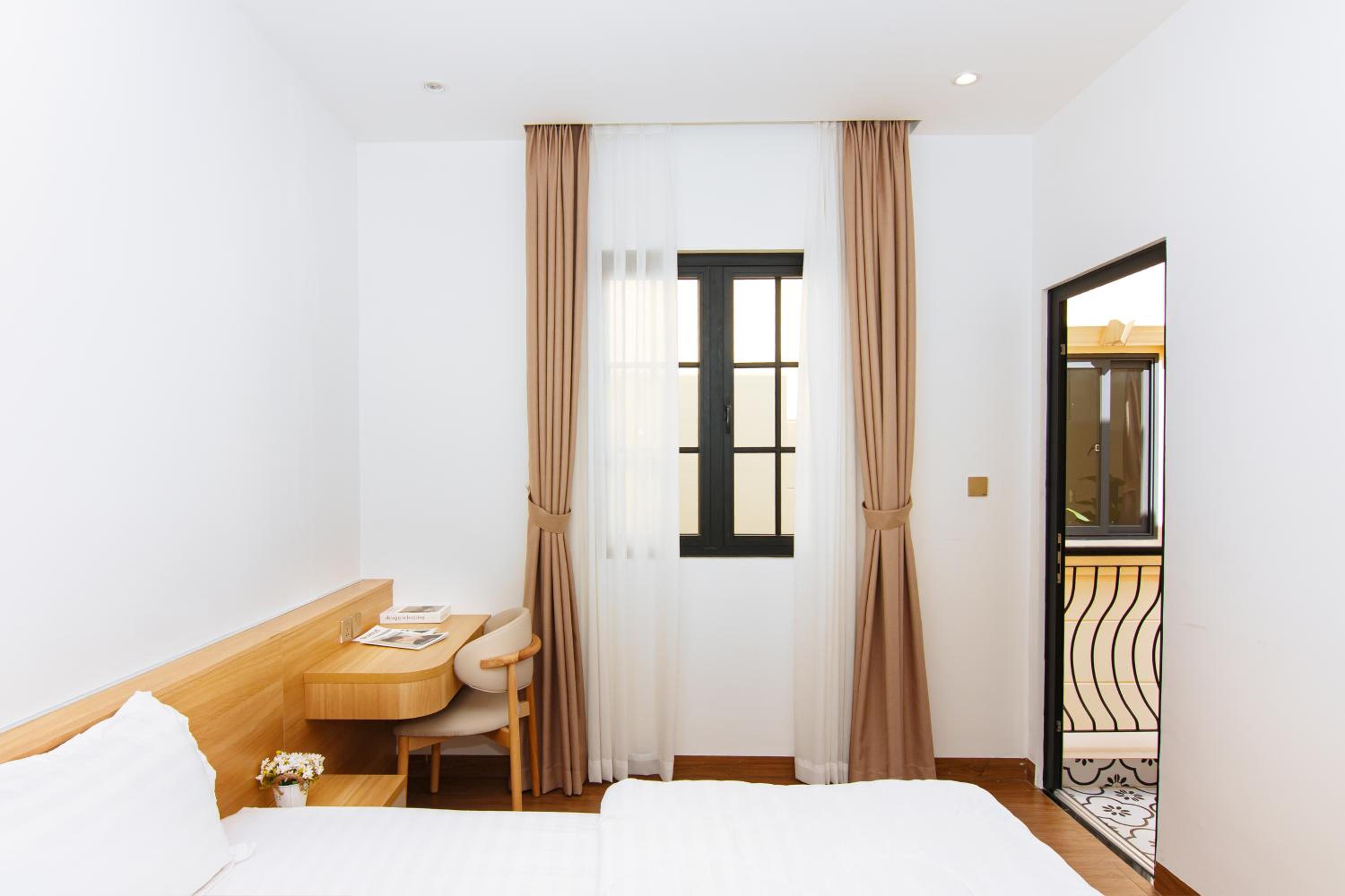 GO VILLA - ApartHotel Thao Dien