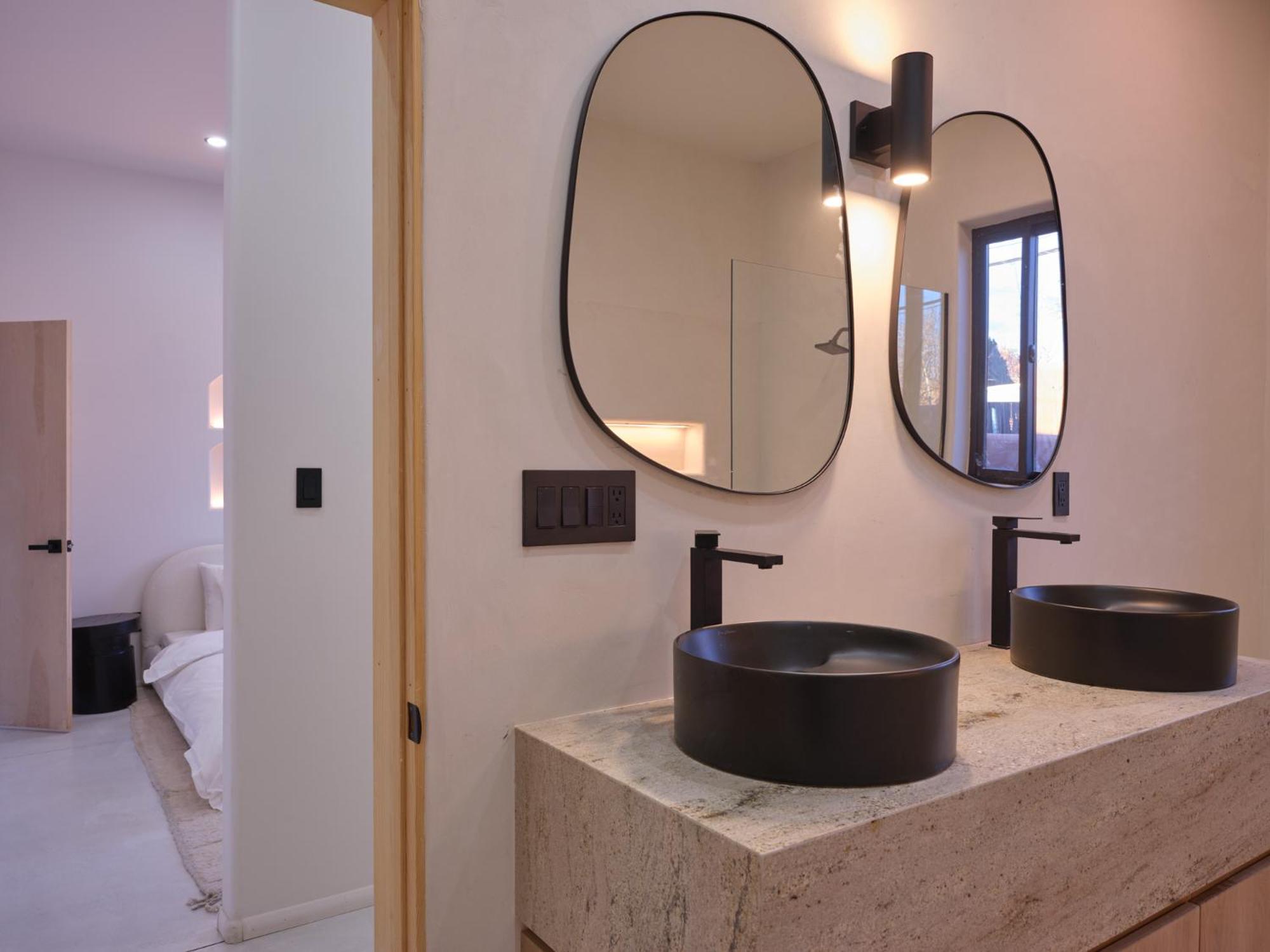 The Nicho House 4BD Ultra Modern Adobe Near Plaza
