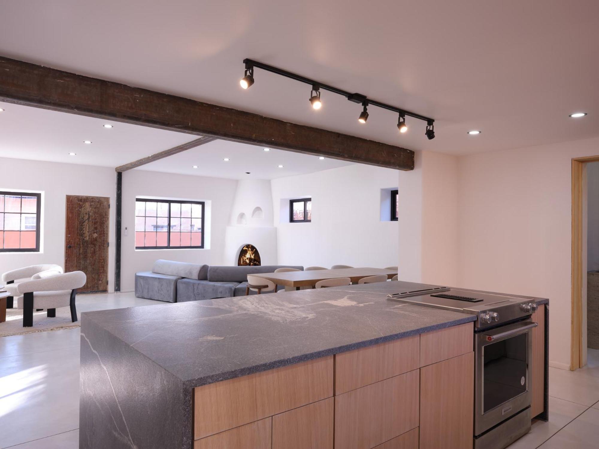 The Nicho House 4BD Ultra Modern Adobe Near Plaza