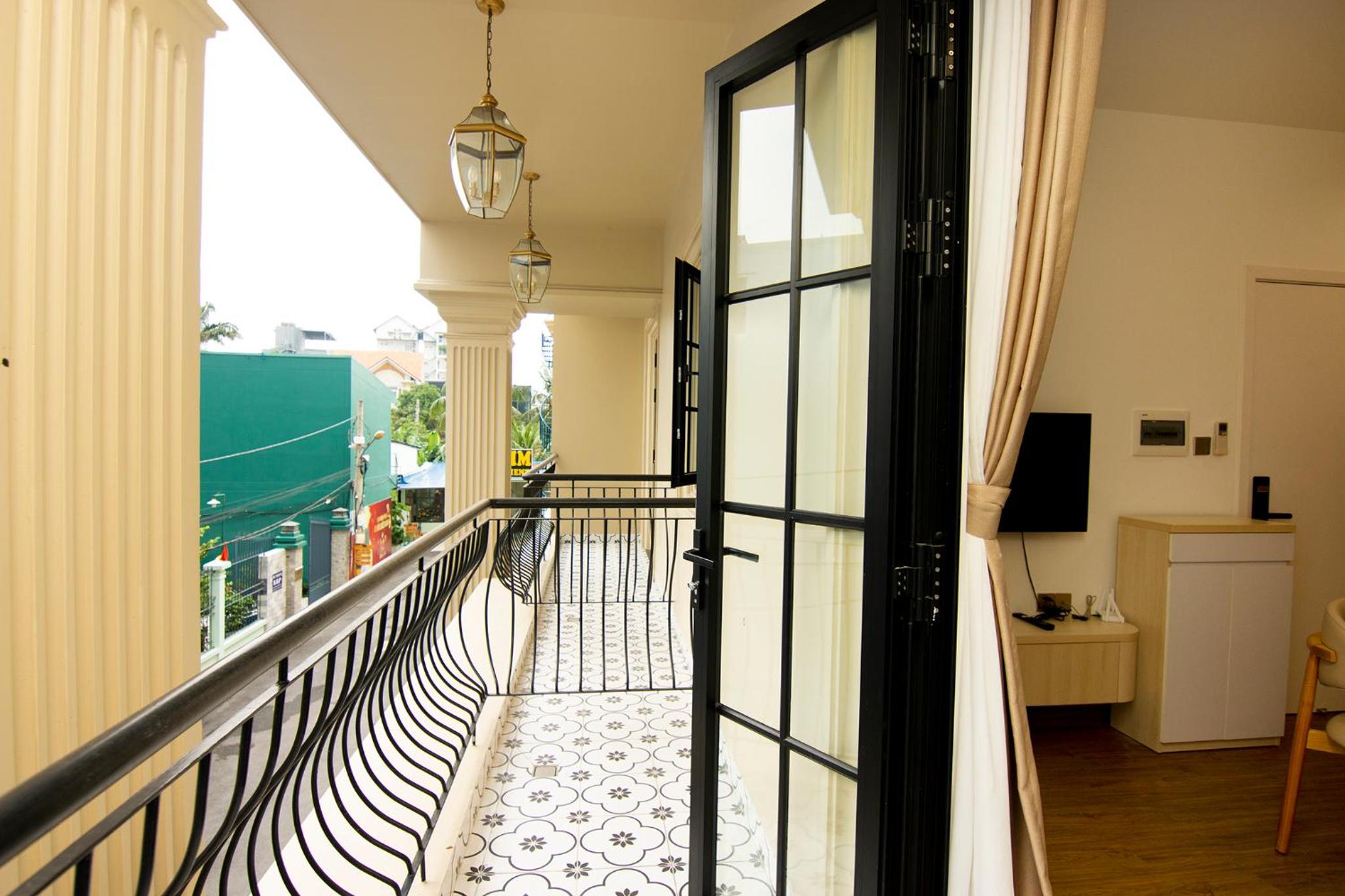 GO VILLA - ApartHotel Thao Dien
