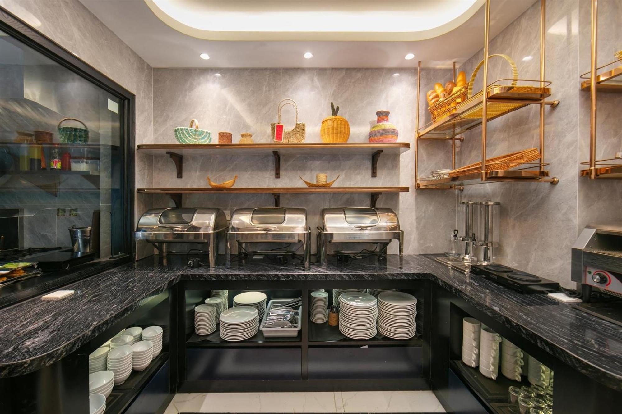 Hanoi Hostel & Rooftop Bar