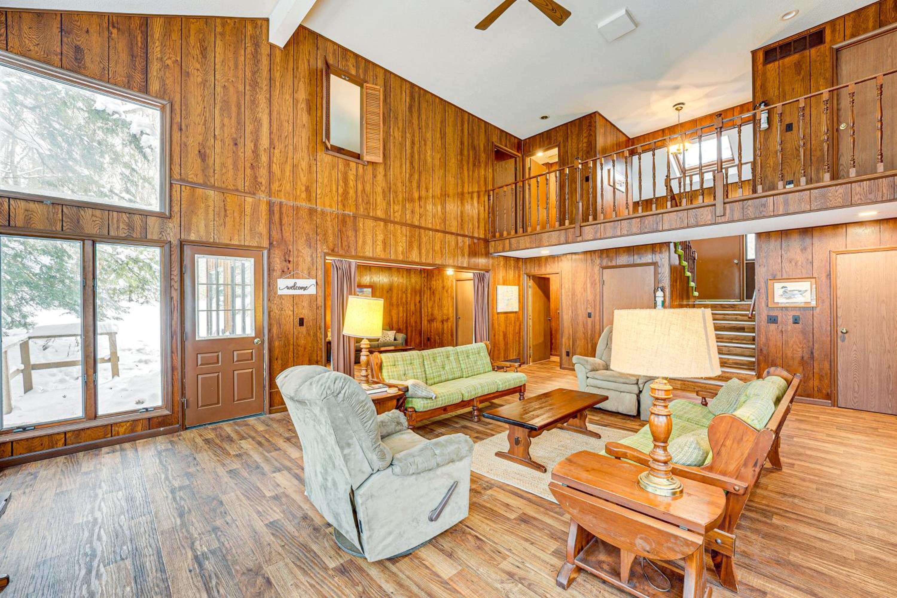 Near Manistee National Forest! Retro Cabin Retreat