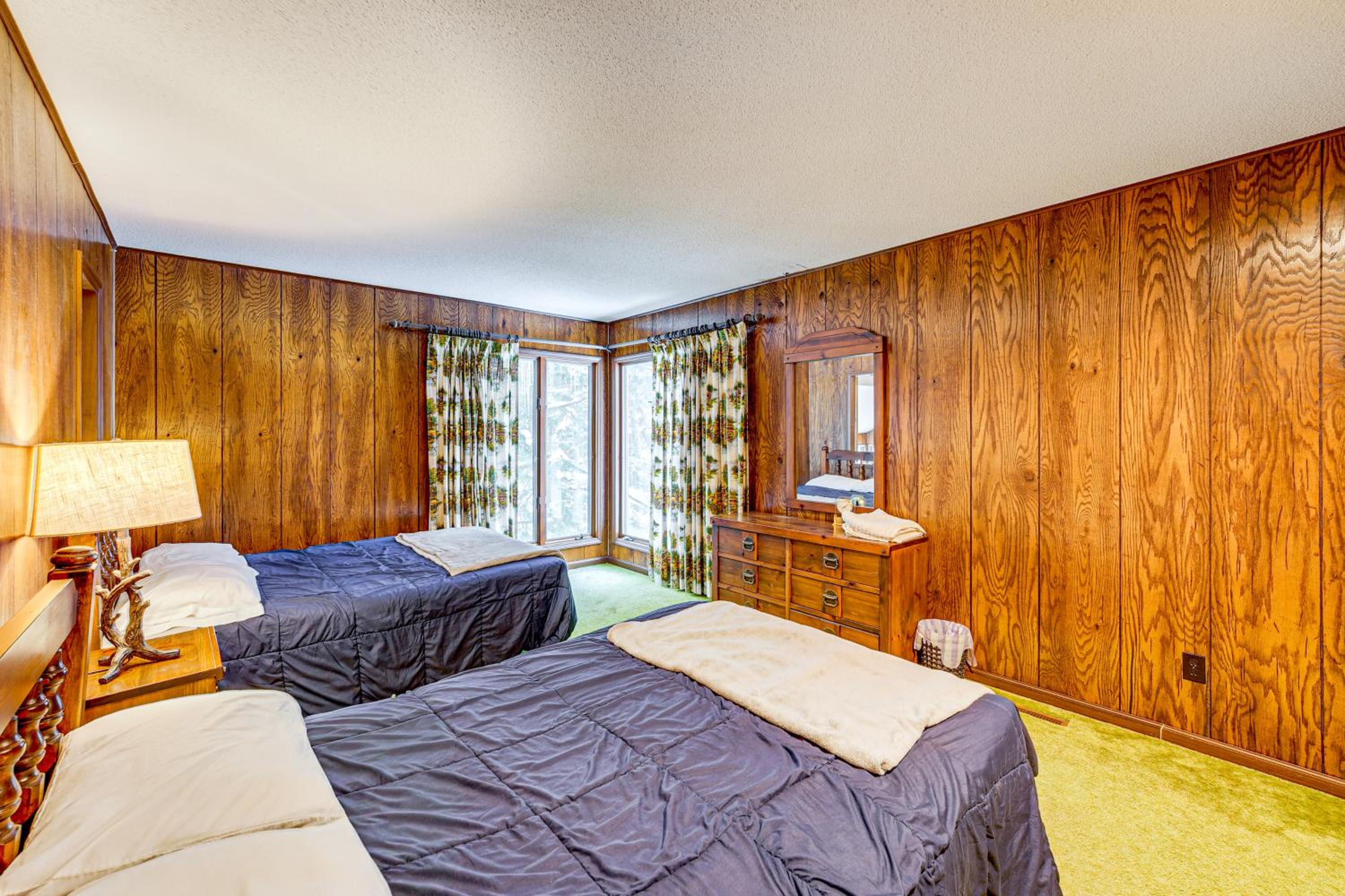 Near Manistee National Forest! Retro Cabin Retreat