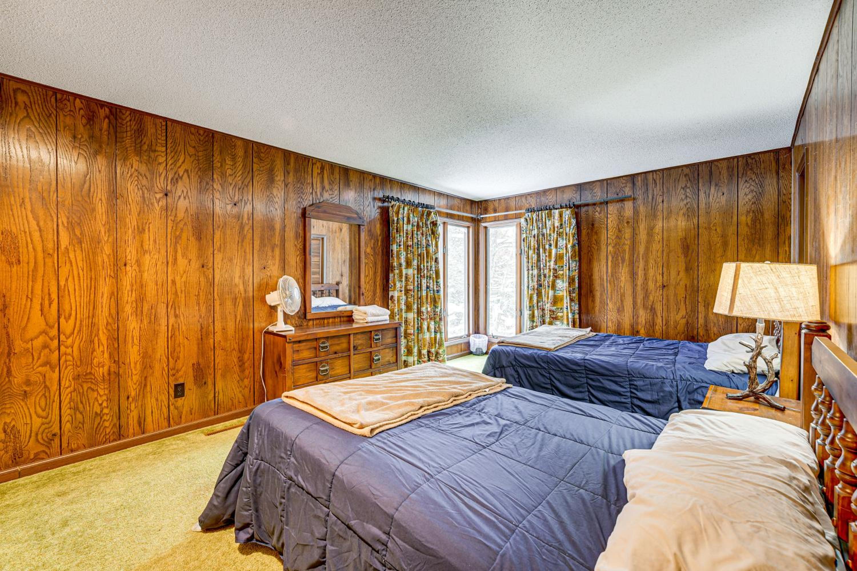 Near Manistee National Forest! Retro Cabin Retreat