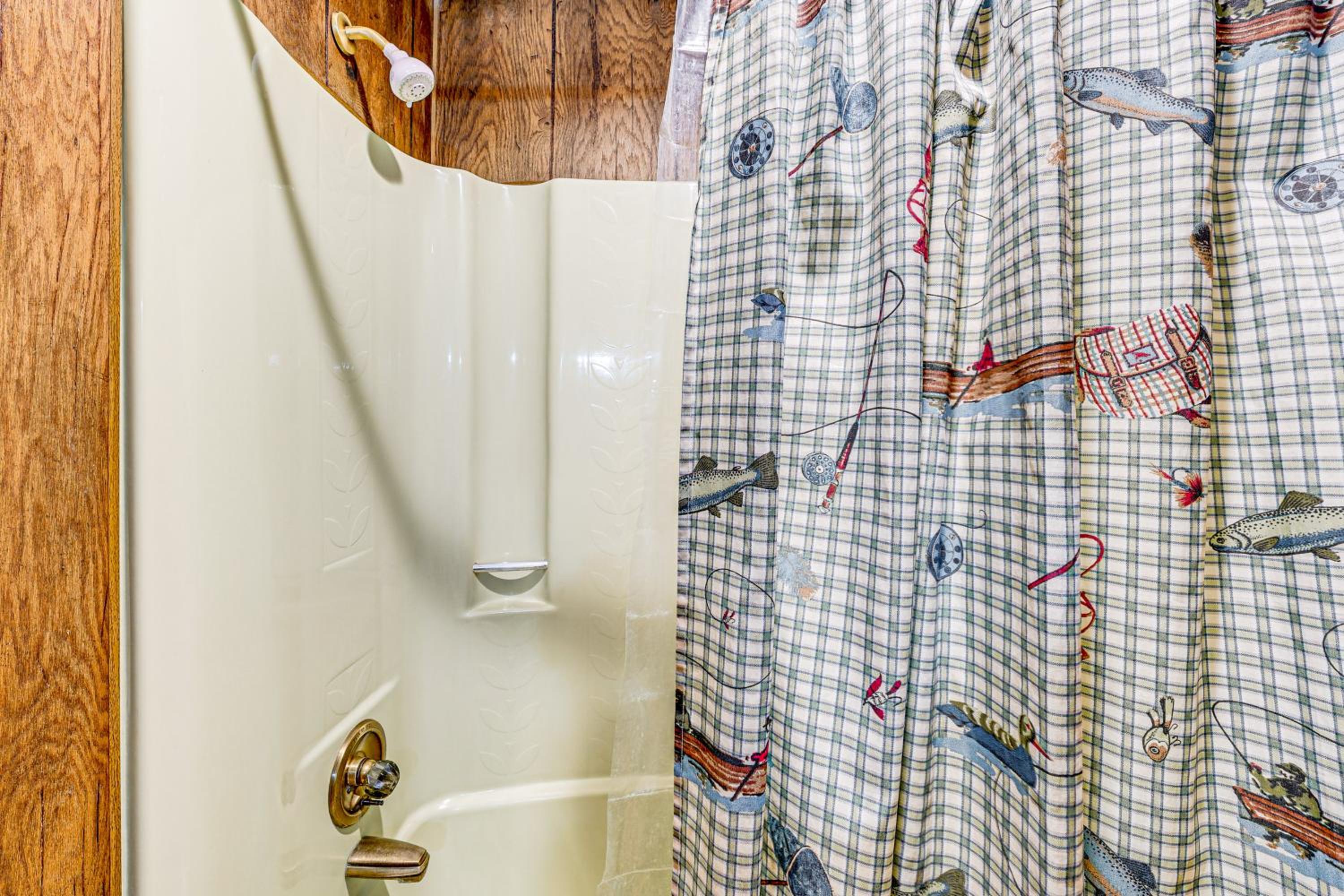 Near Manistee National Forest! Retro Cabin Retreat
