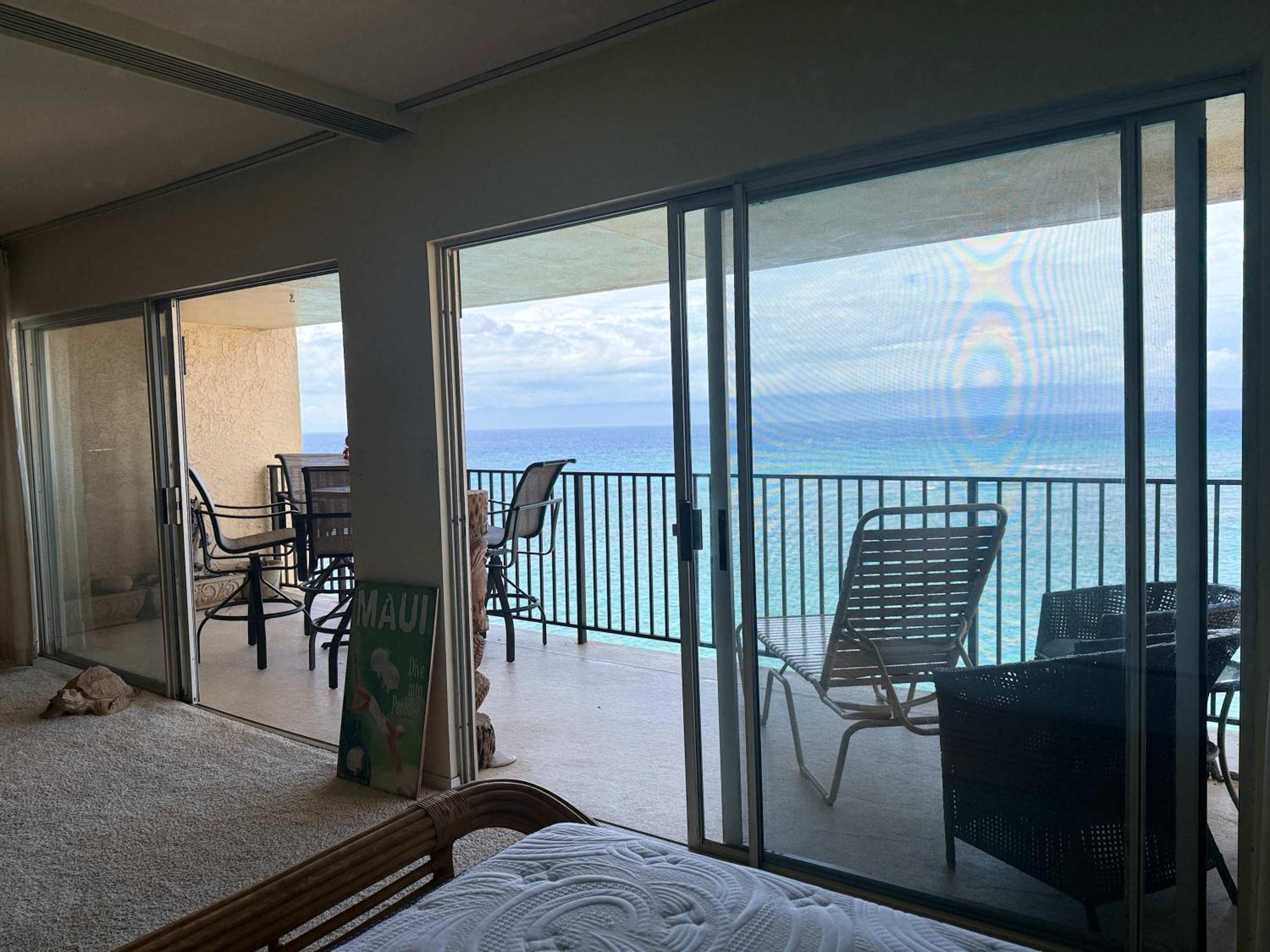 2 Kings Top Floor Oceanfront Big Lanai Views from the Top