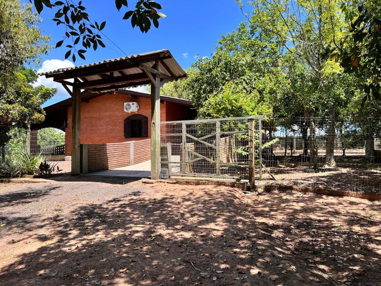 Casa de Campo Pet Friendly com Churrasqueira