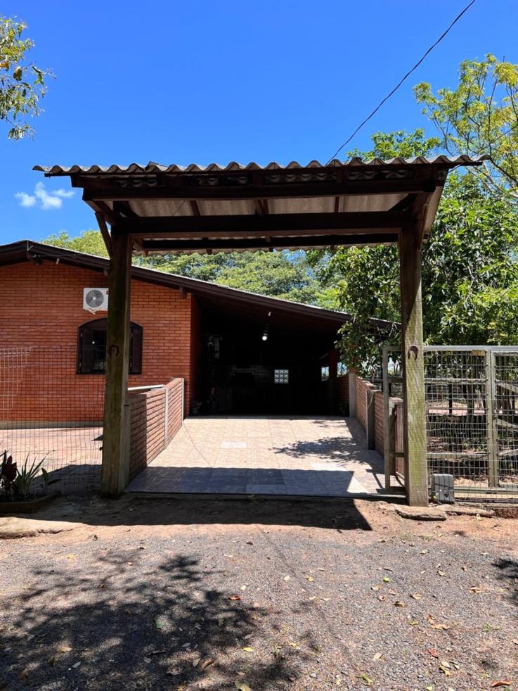 Casa de Campo Pet Friendly com Churrasqueira