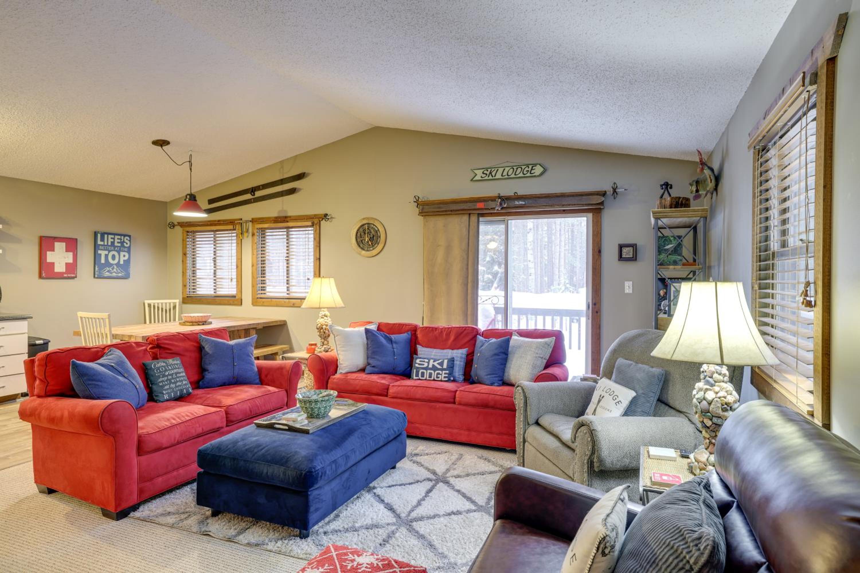 Crystal Mountain Cabin Ski, Golf and Explore!
