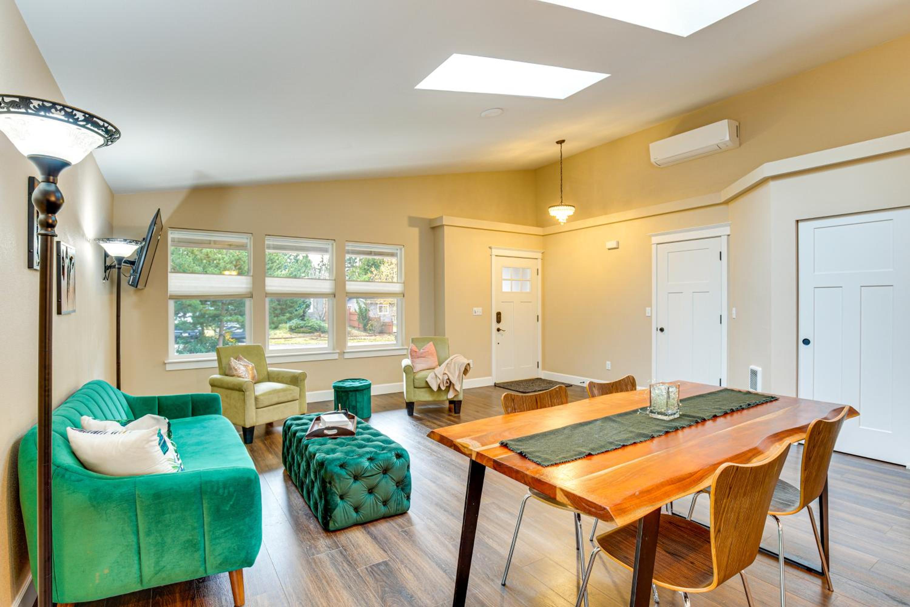 Puget Sound Single-Level Gem with Outdoor Fun!
