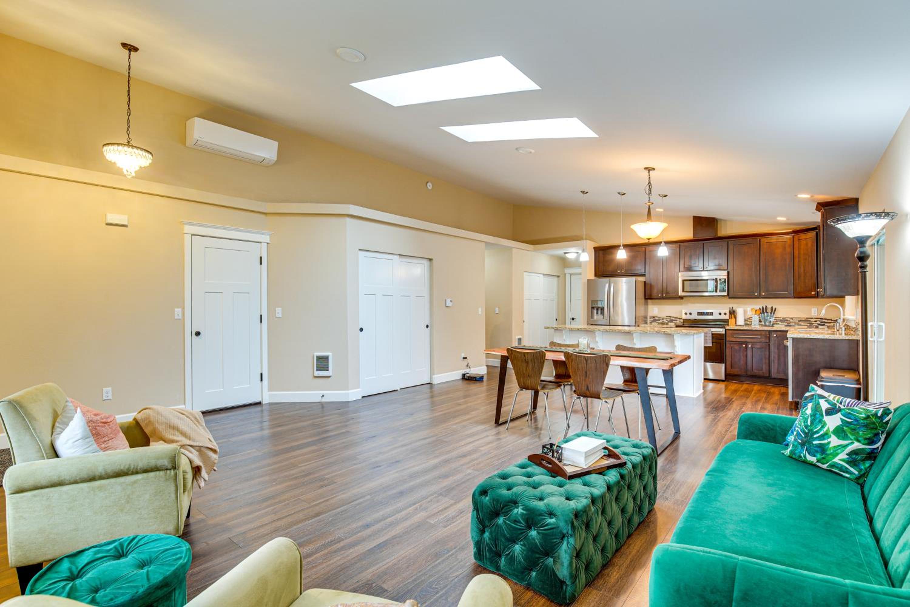 Puget Sound Single-Level Gem with Outdoor Fun!