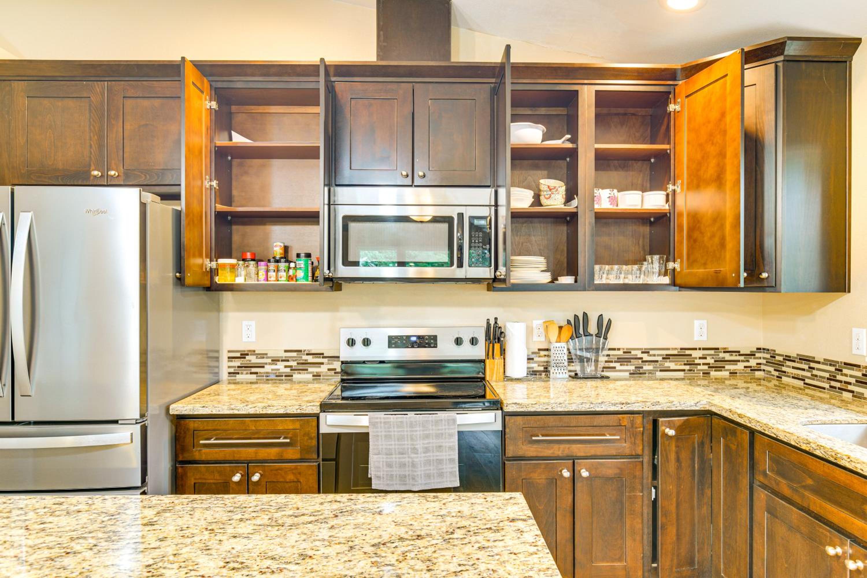 Puget Sound Single-Level Gem with Outdoor Fun!