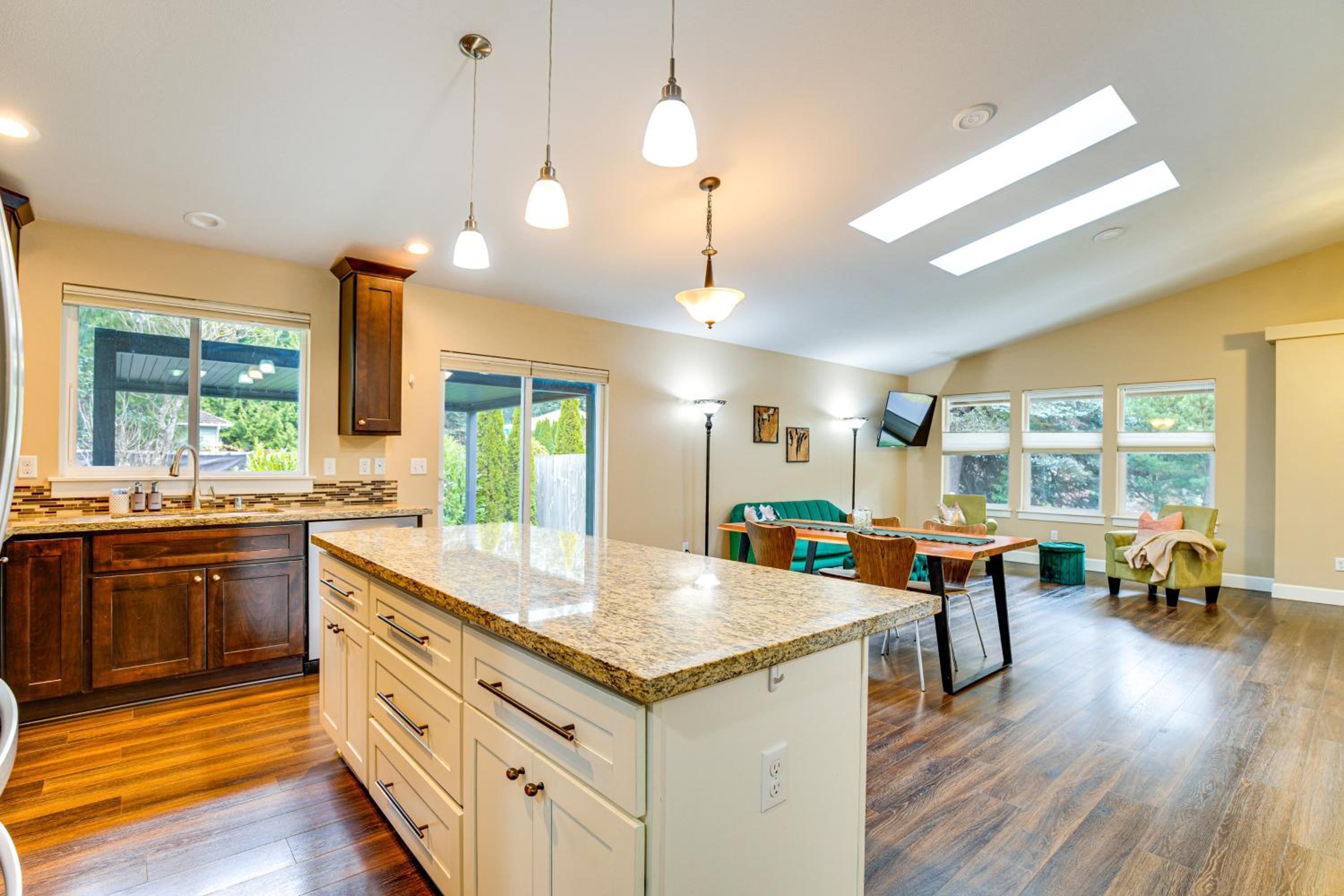 Puget Sound Single-Level Gem with Outdoor Fun!