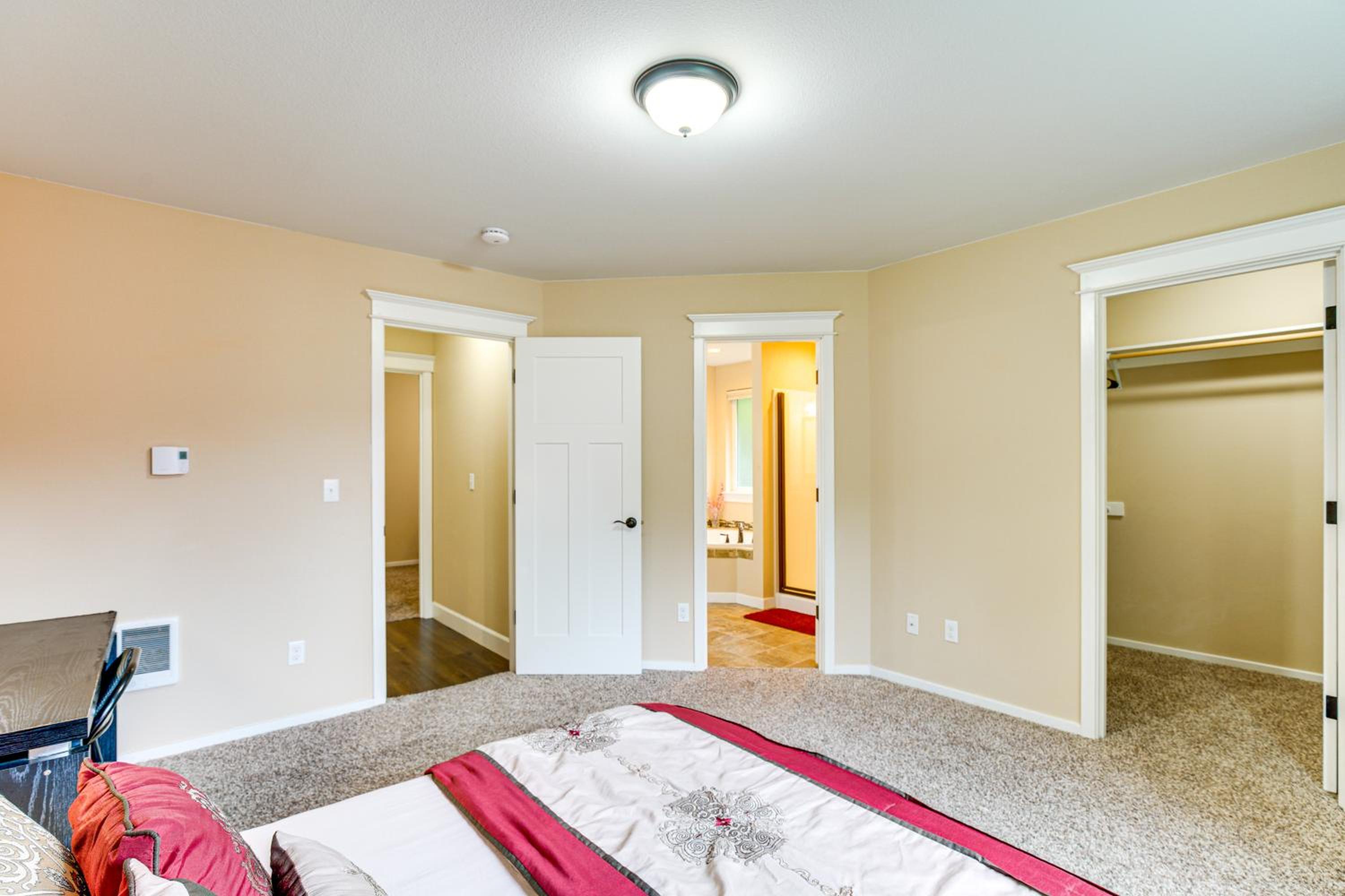 Puget Sound Single-Level Gem with Outdoor Fun!