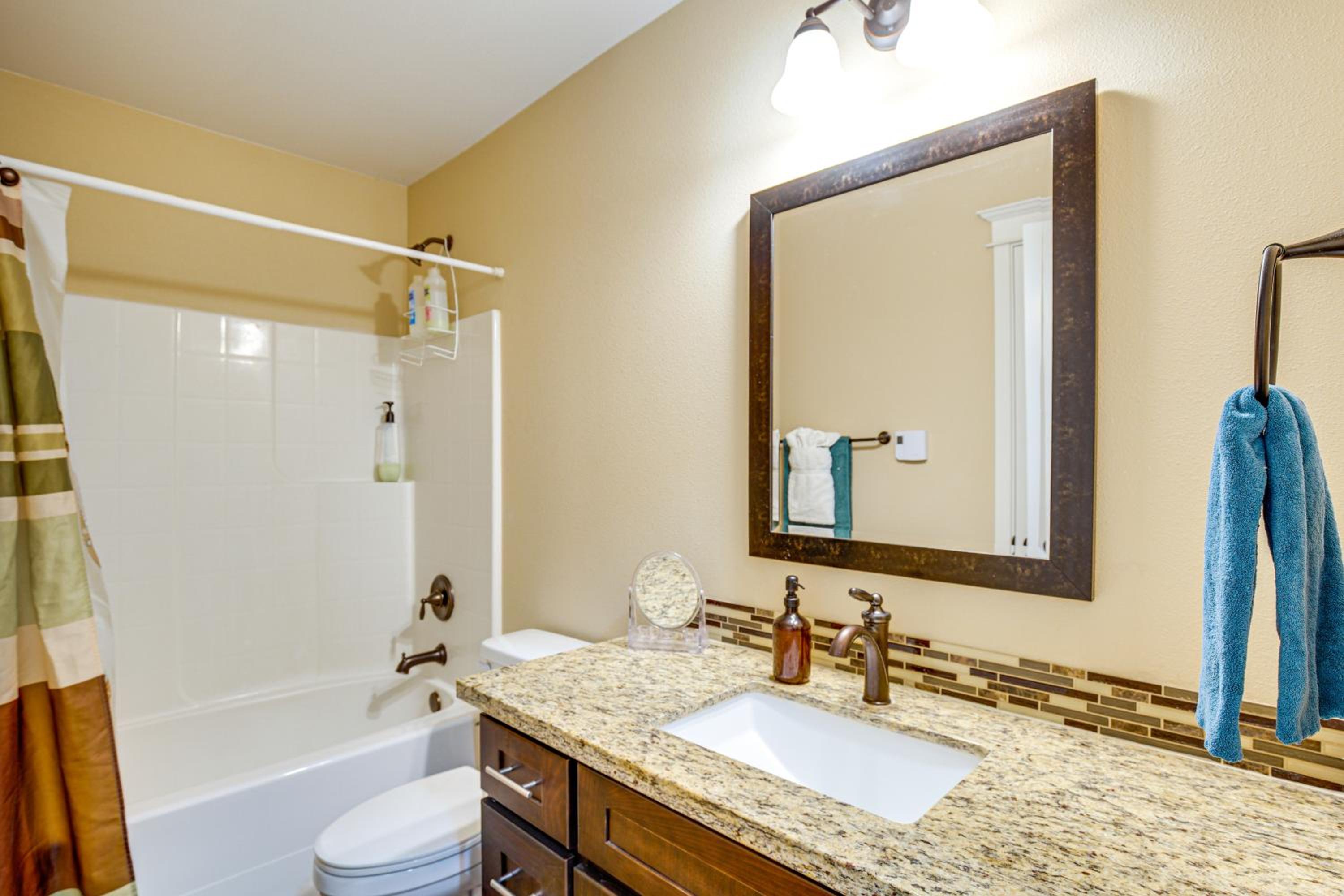 Puget Sound Single-Level Gem with Outdoor Fun!