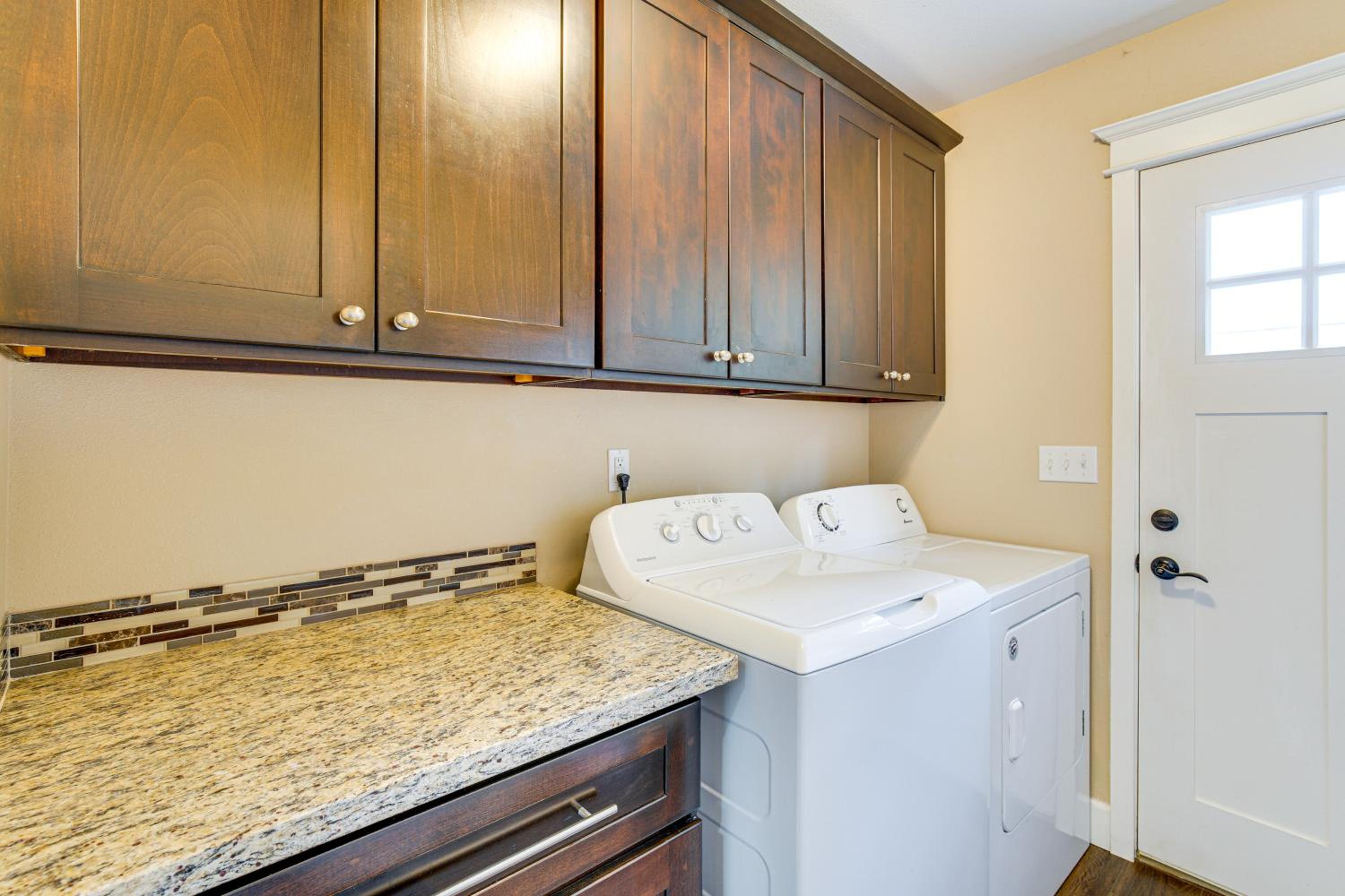 Puget Sound Single-Level Gem with Outdoor Fun!