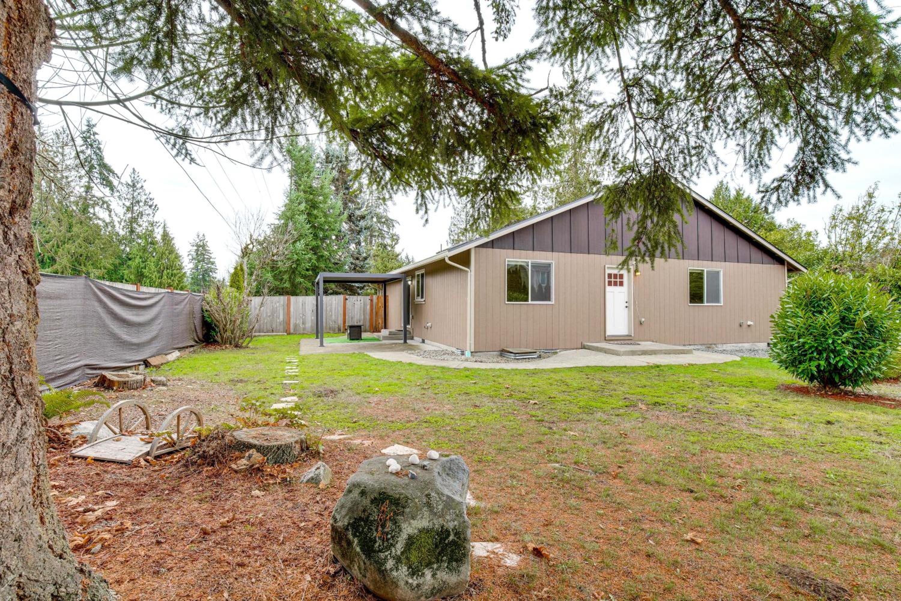 Puget Sound Single-Level Gem with Outdoor Fun!