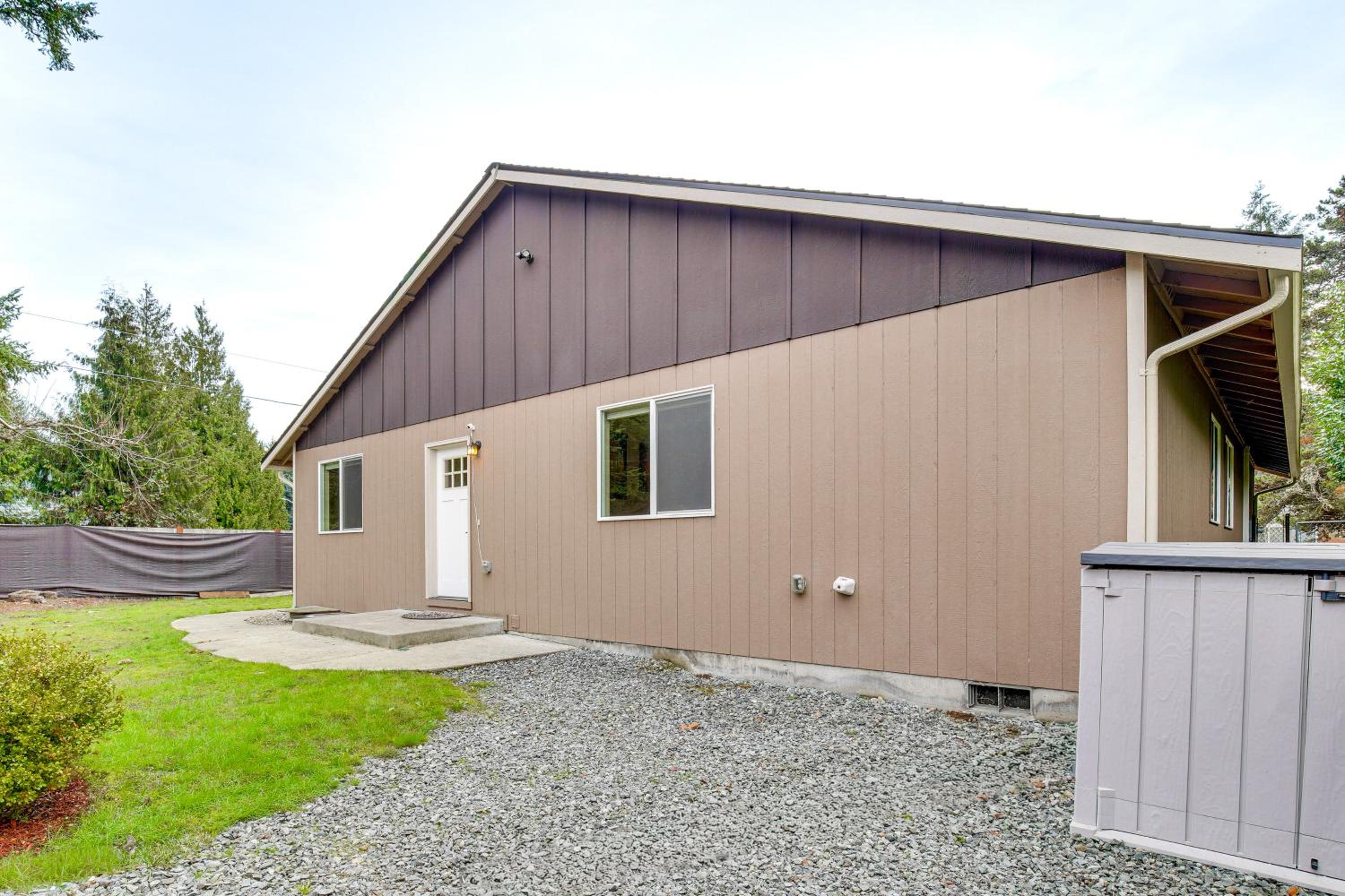 Puget Sound Single-Level Gem with Outdoor Fun!