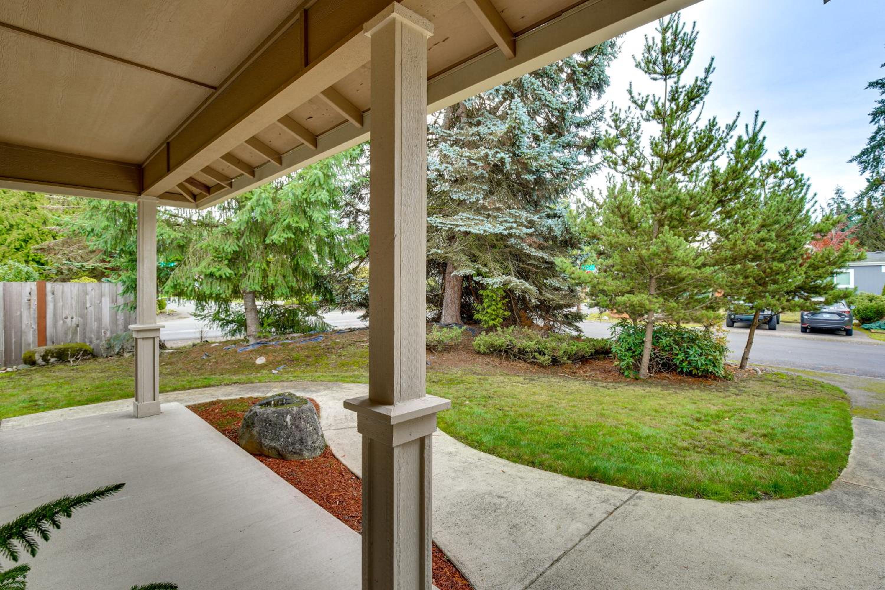 Puget Sound Single-Level Gem with Outdoor Fun!