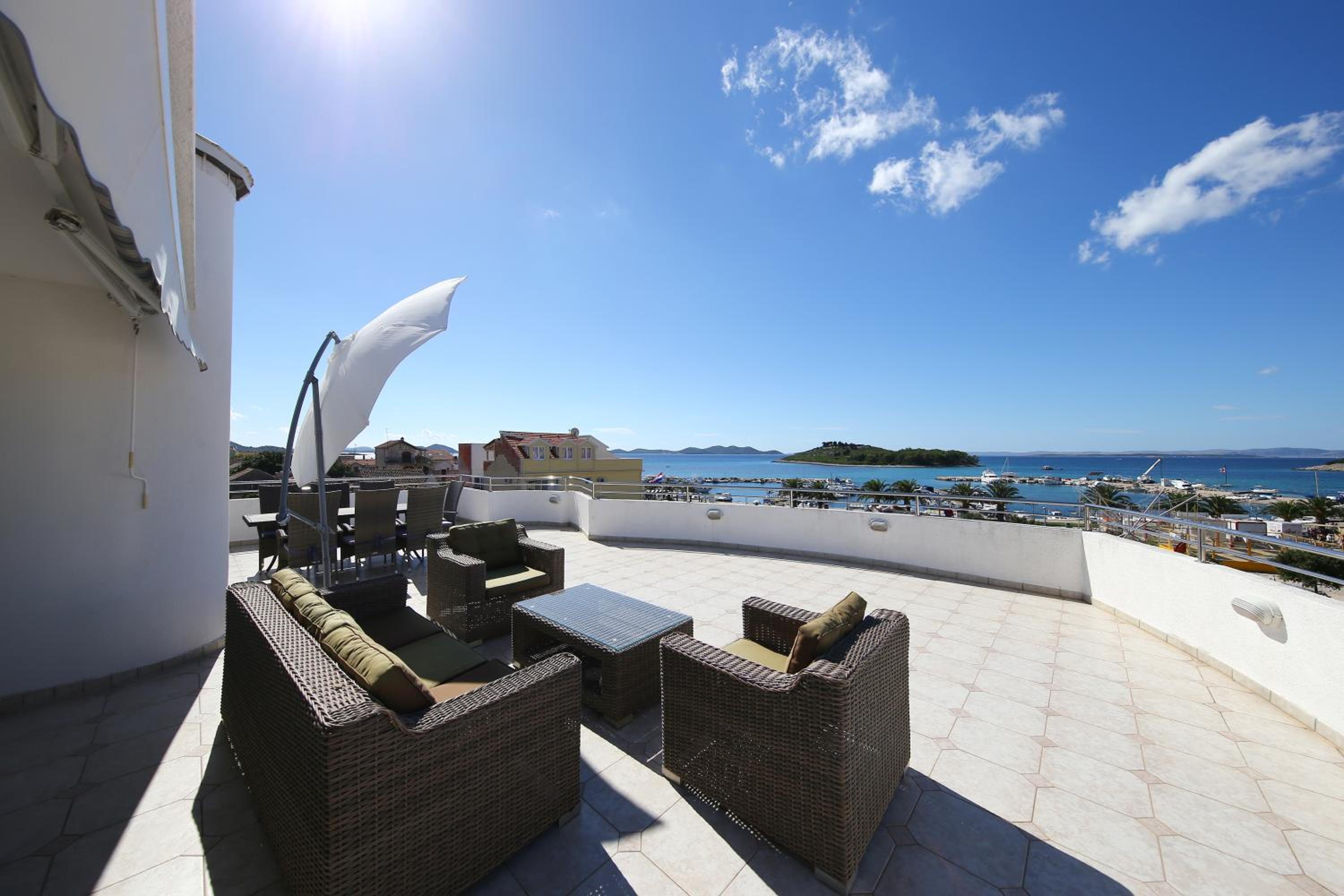 Apartment Jasenka en Pakoštane — balance & terrace