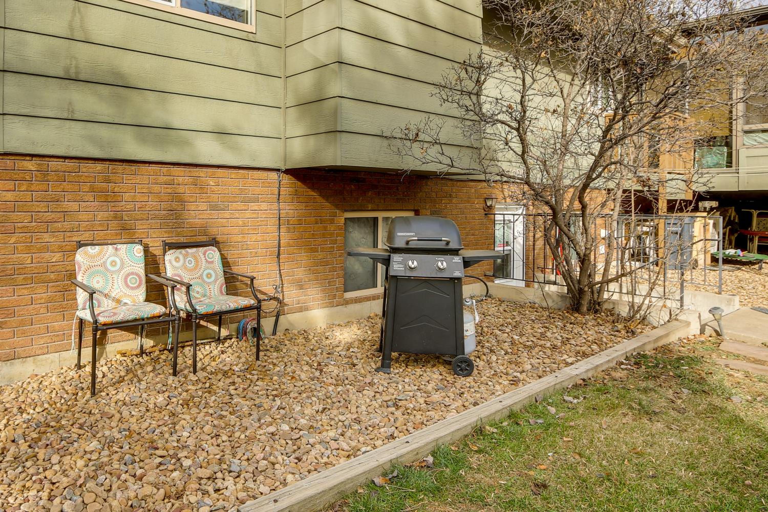 6 Mi to Dtwn Fort Collins Cozy Apt with Shared Yard
