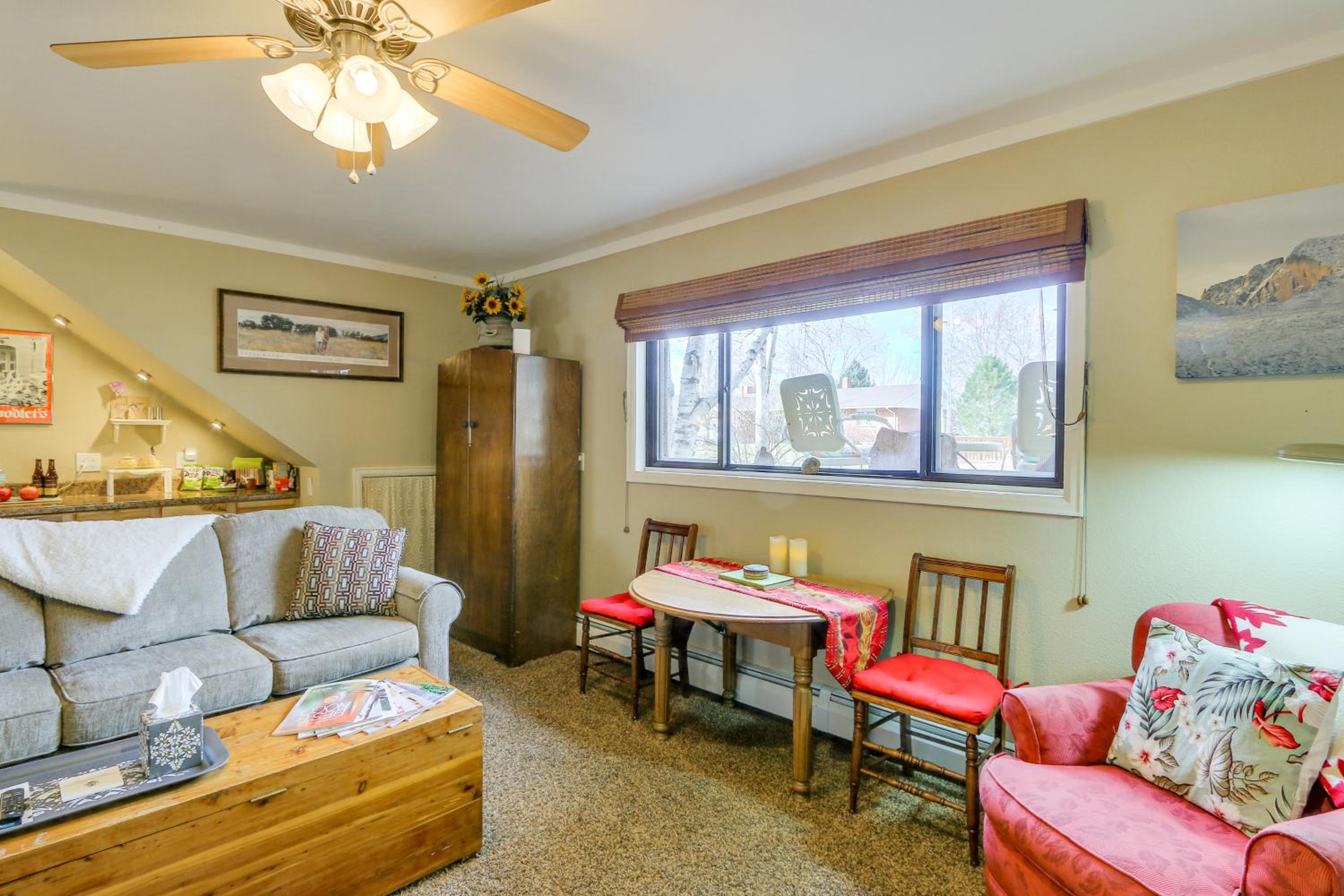 6 Mi to Dtwn Fort Collins Cozy Apt with Shared Yard