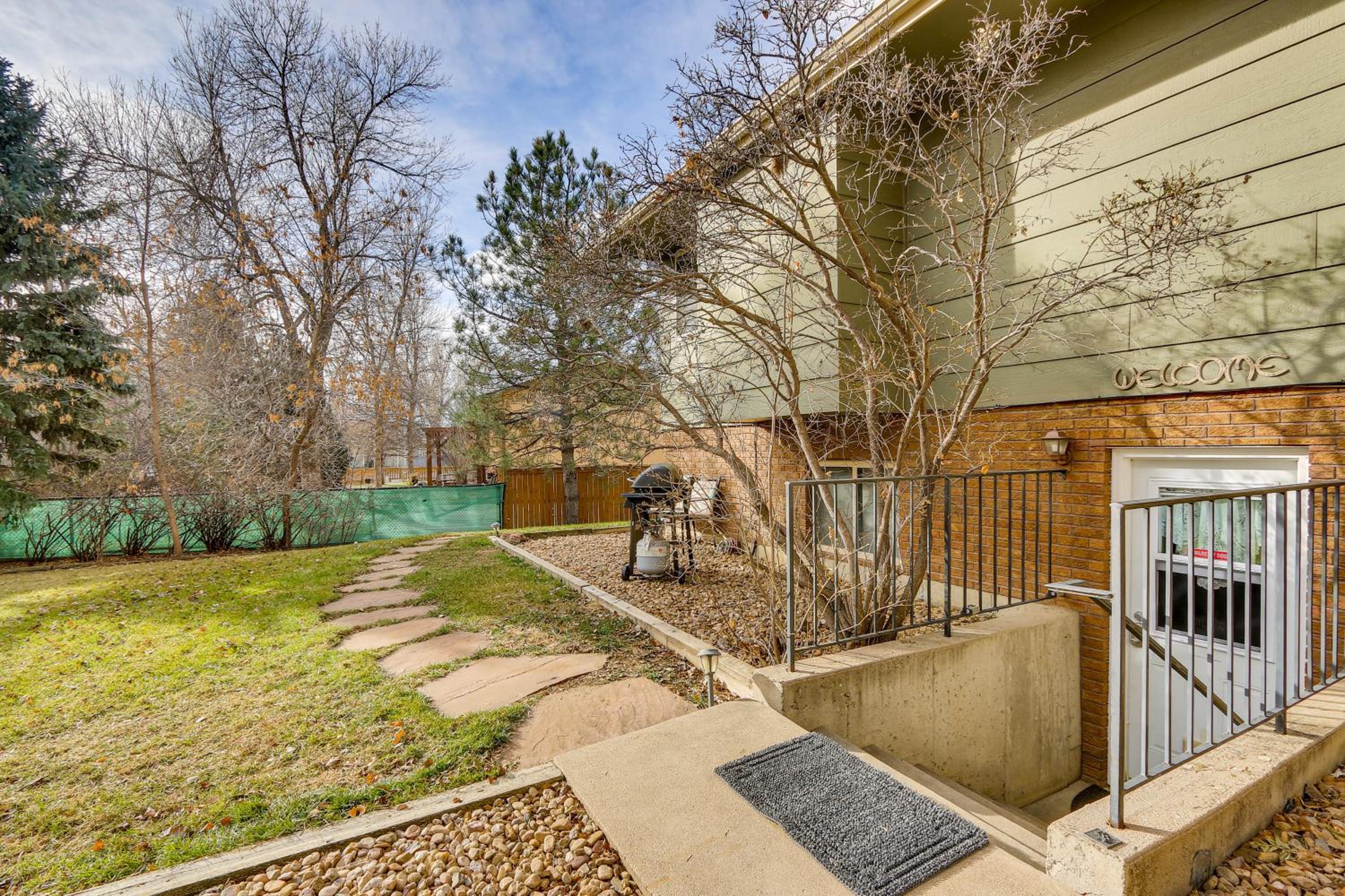 6 Mi to Dtwn Fort Collins Cozy Apt with Shared Yard
